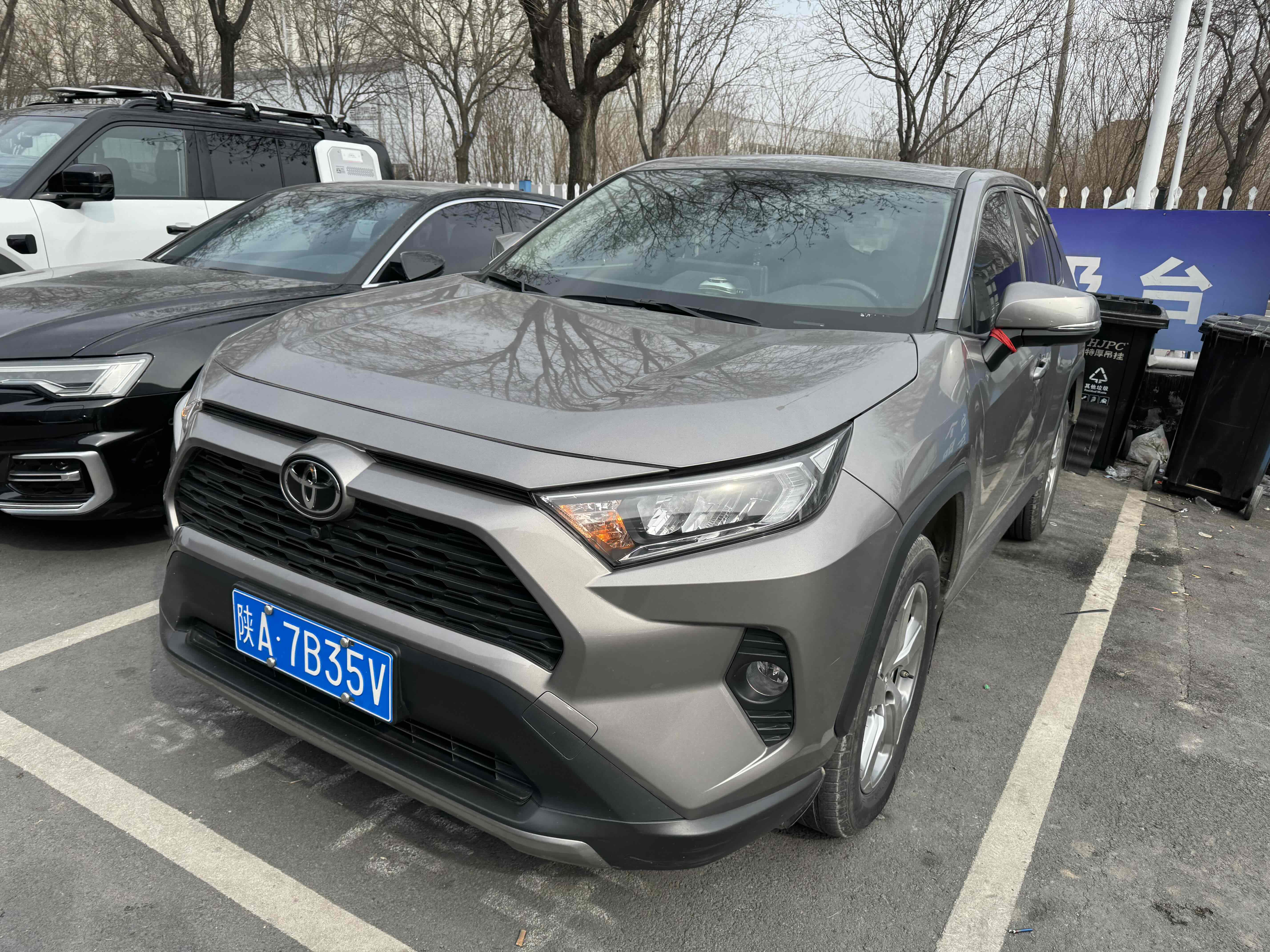 Toyota RAV4 2020 car image #2
