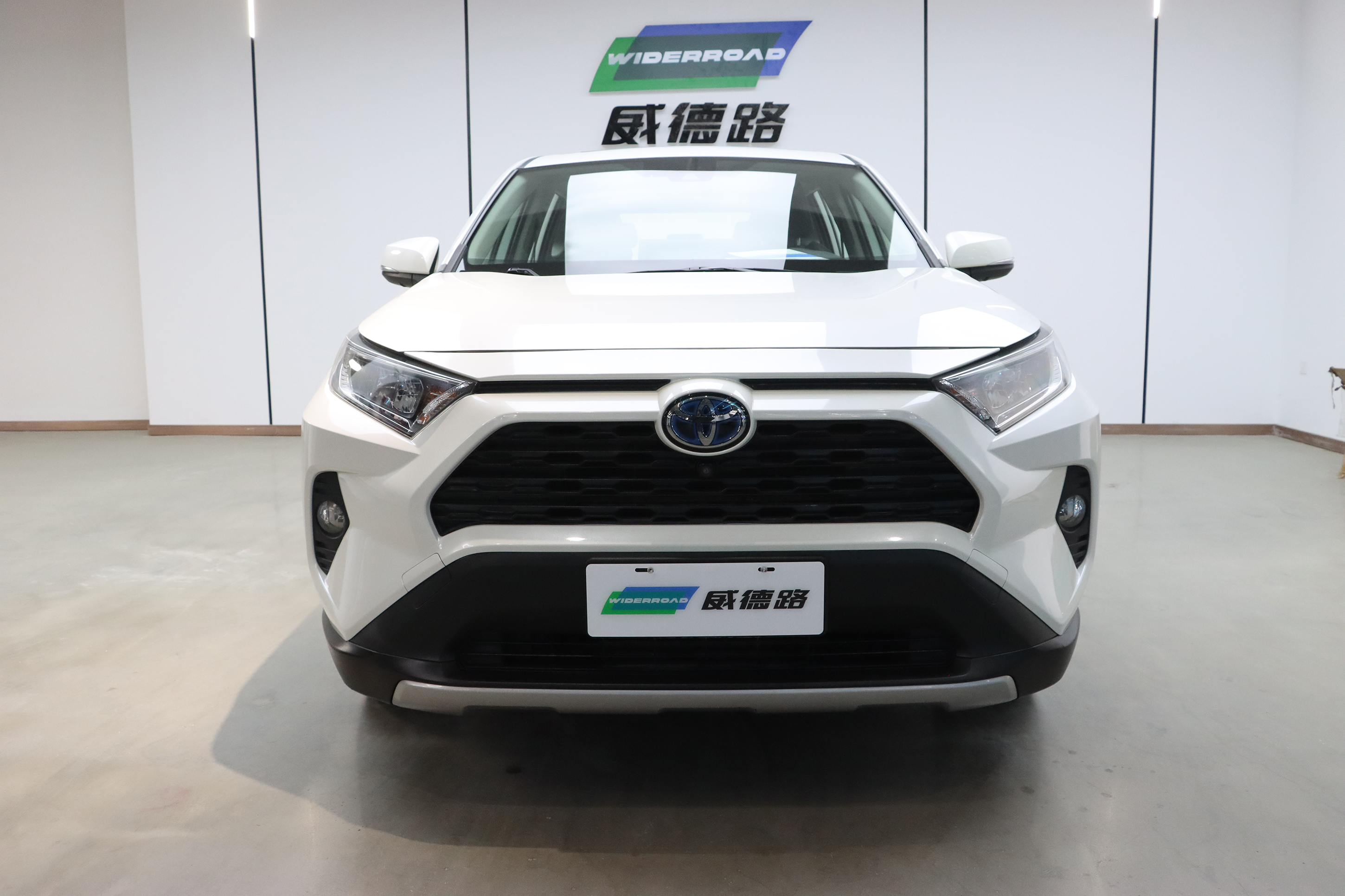 Toyota RAV4 2020 car image #2