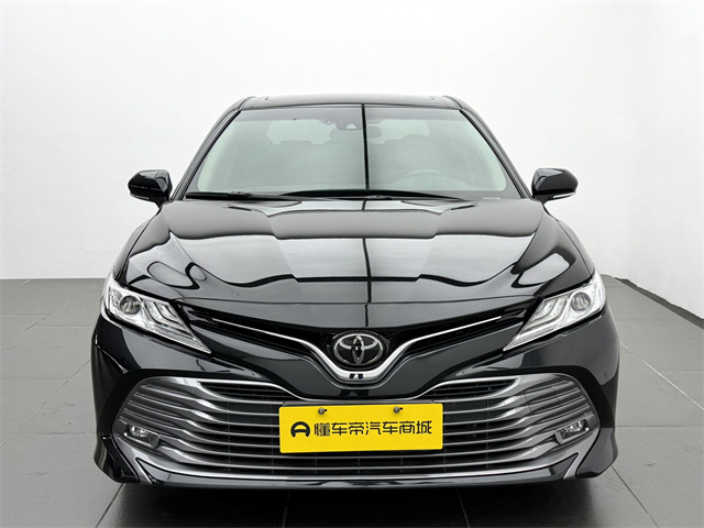 Toyota Camry 2021 car image #2