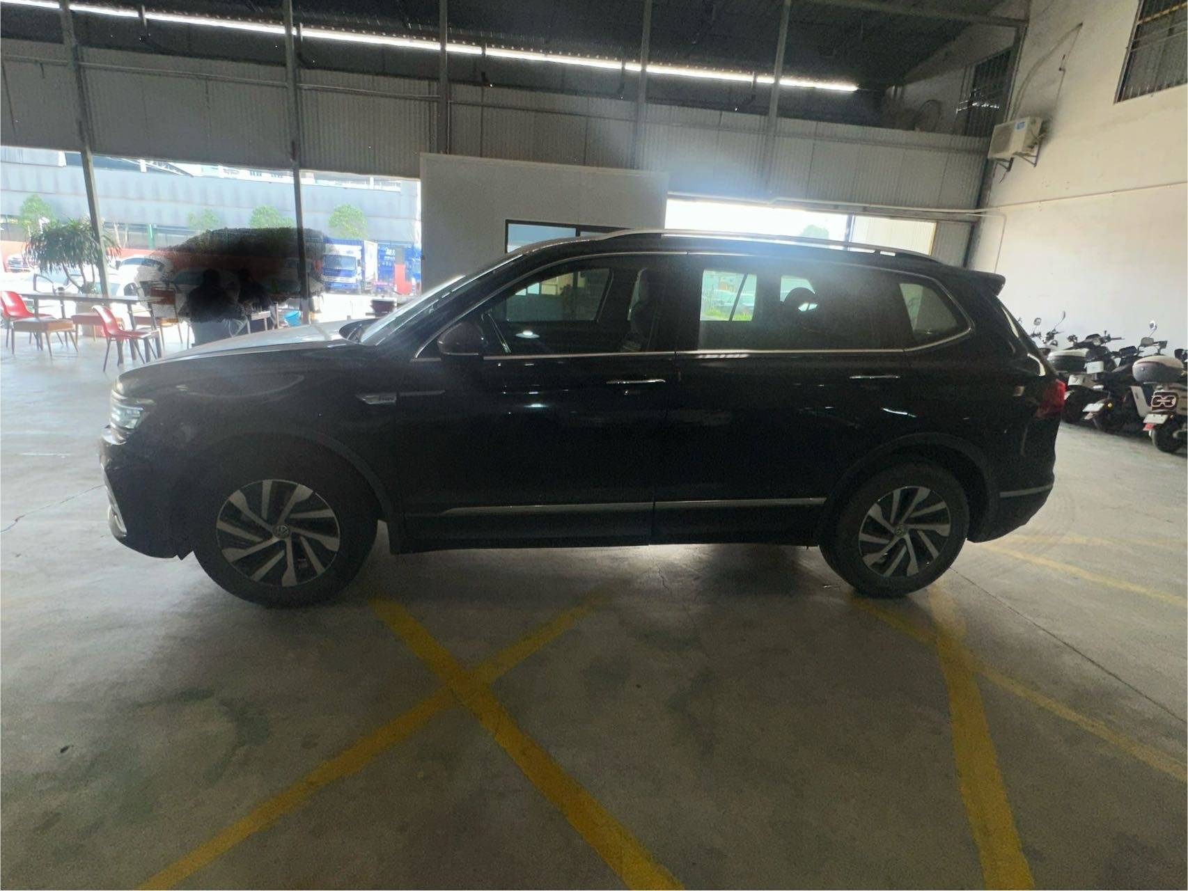 Volkswagen Tiguan L New Energy 2020 изображение автомобиля #2