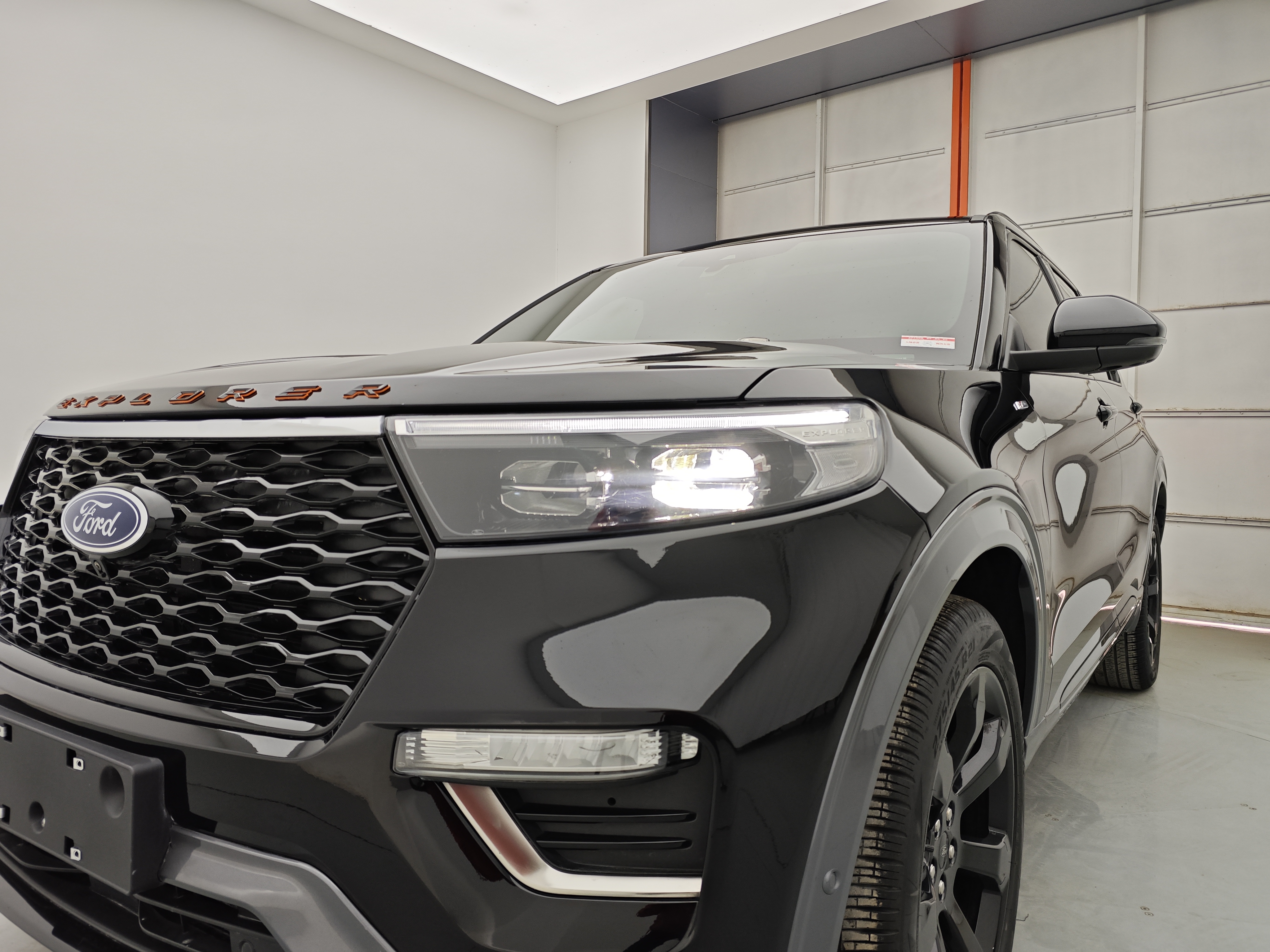 Ford Explorer 2021 car image #2