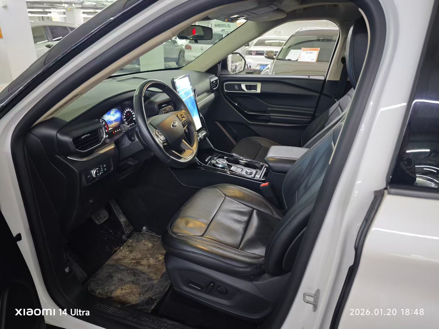 Ford Explorer 2020 immagine di auto #2