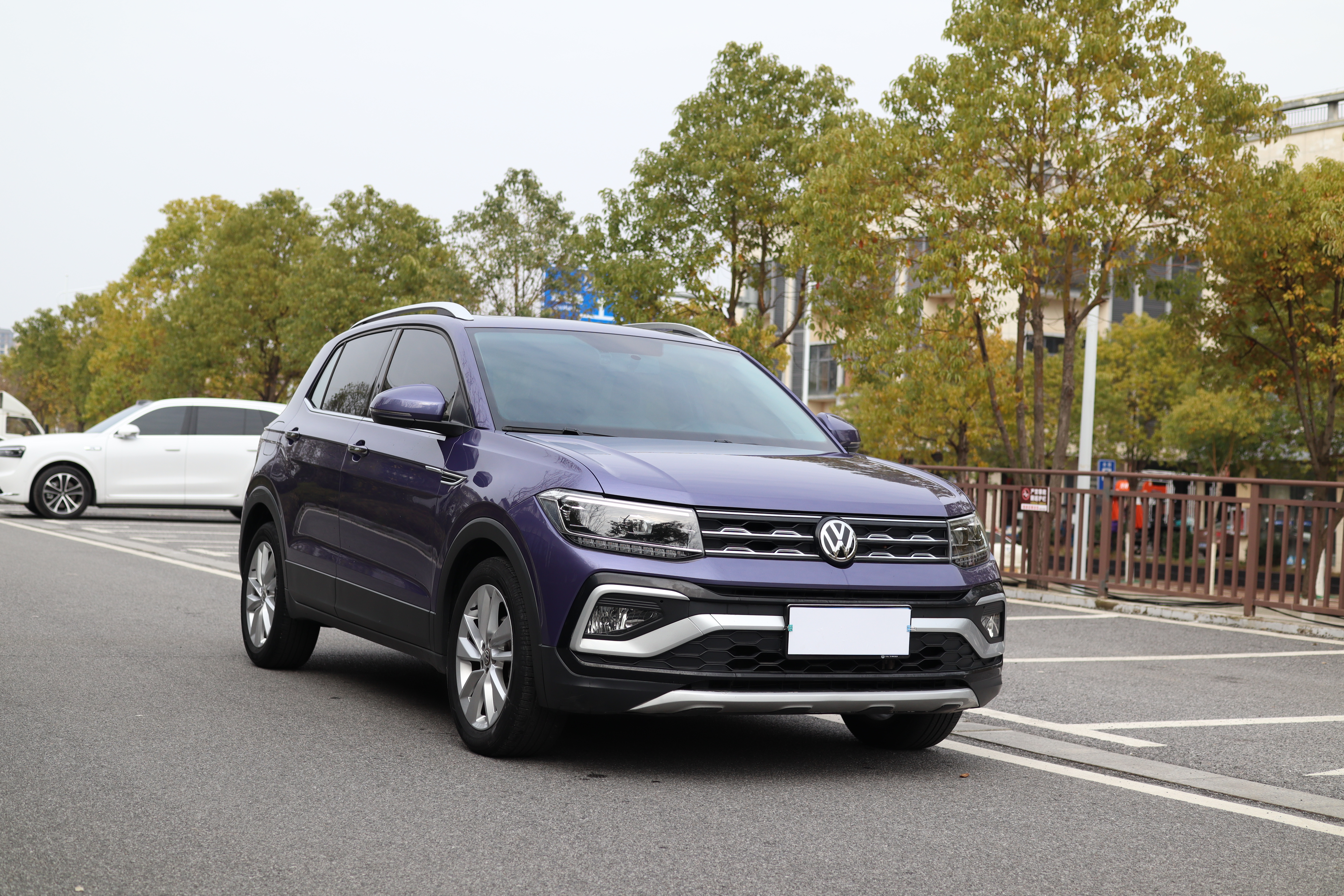 Volkswagen 2020 car image #2