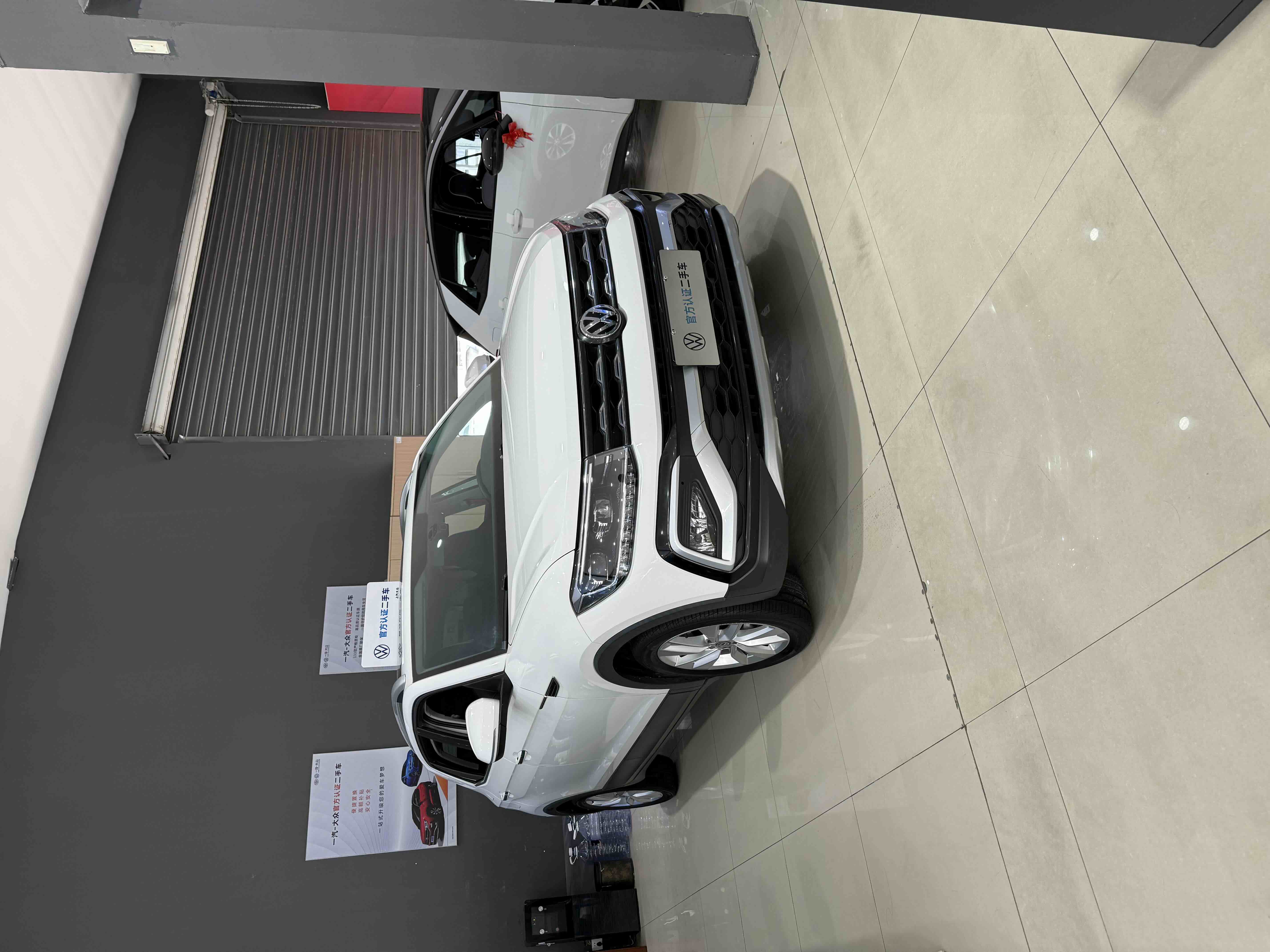 Volkswagen T-Cross 2021 car image #2