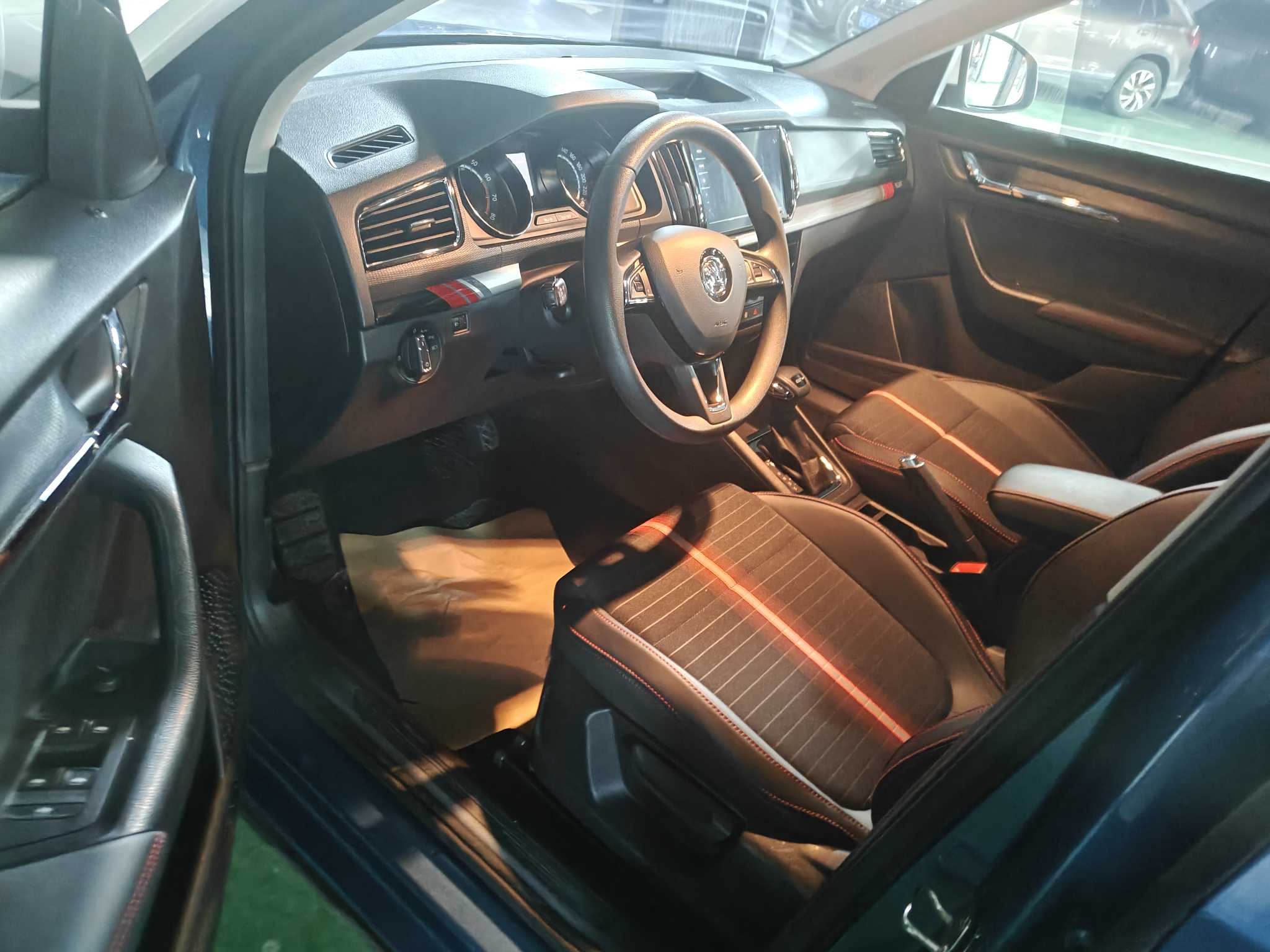 Skoda Kamiq 2020 imagem de carro #2