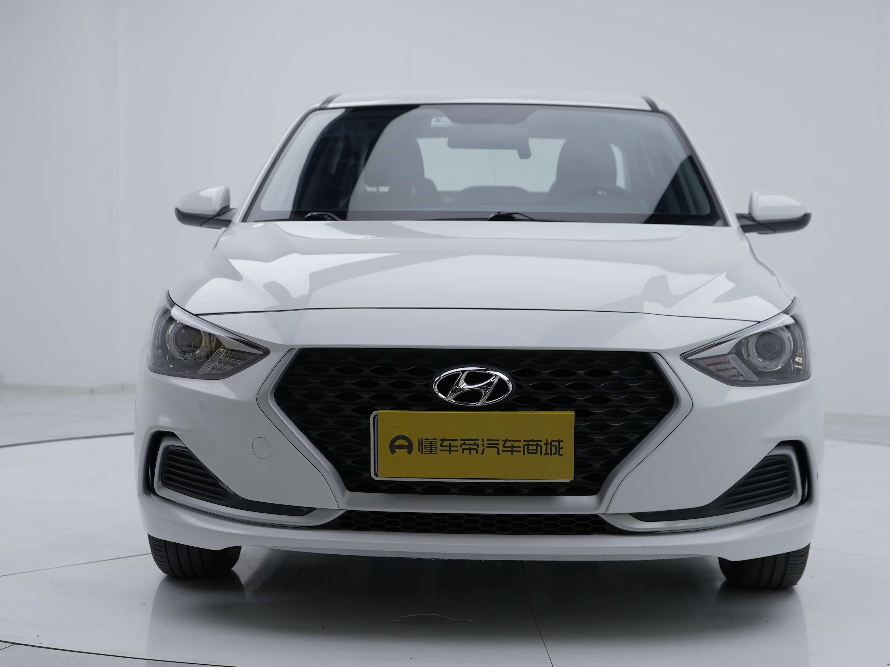 Hyundai Elantra HD 2020 car image #2
