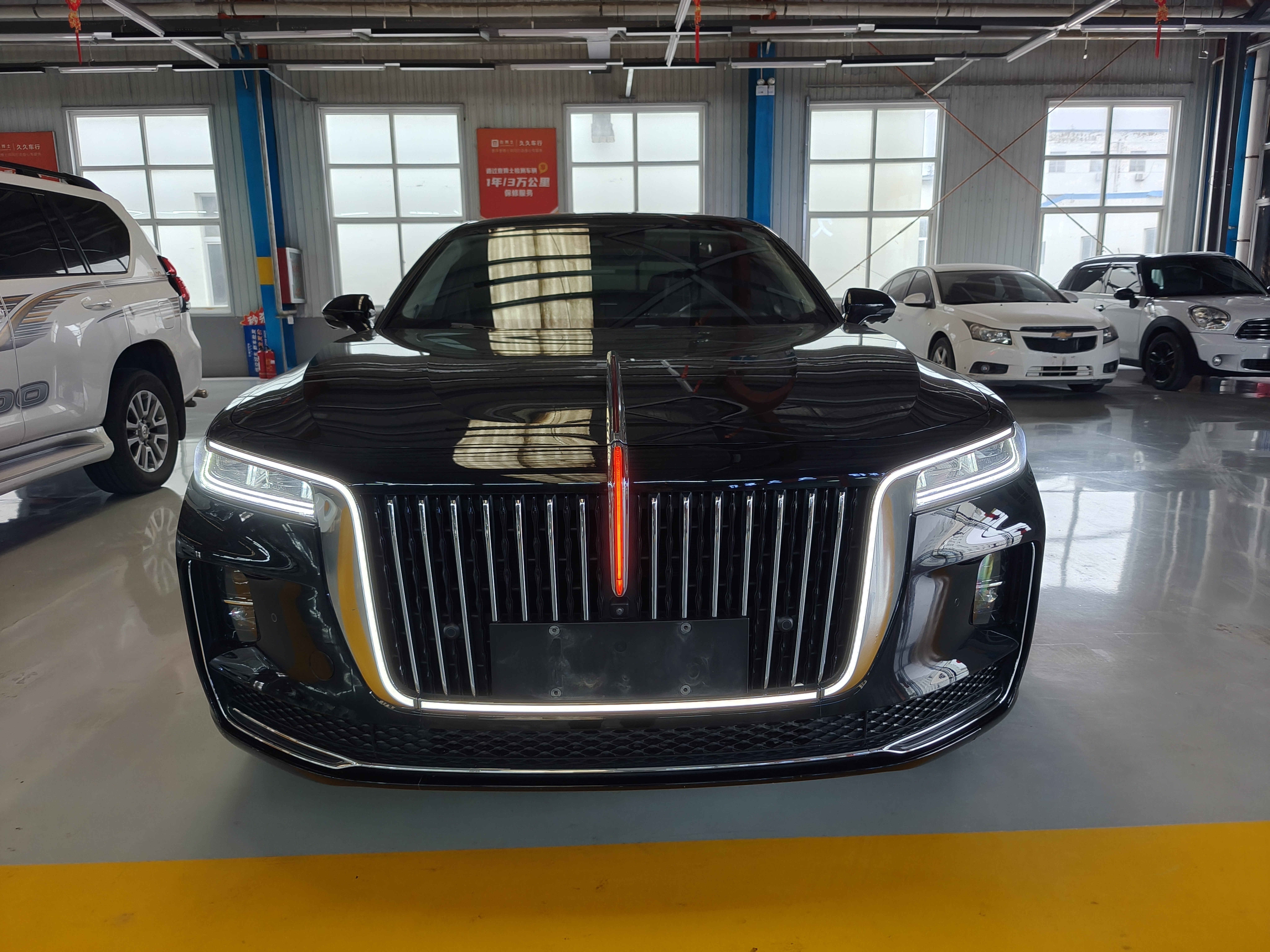HongQi H9 2022 car image #2