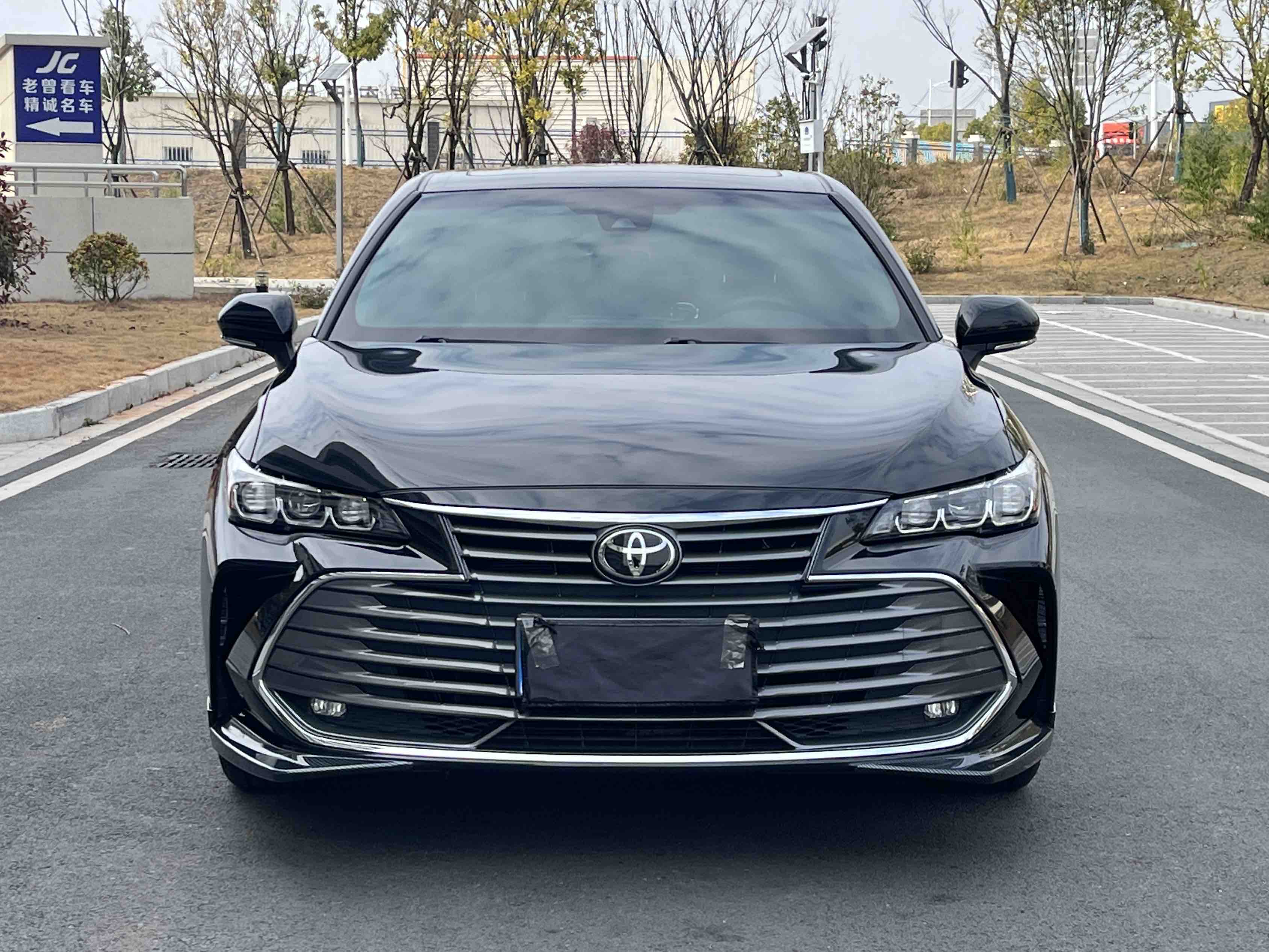 Toyota Avalon 2022 car image #2
