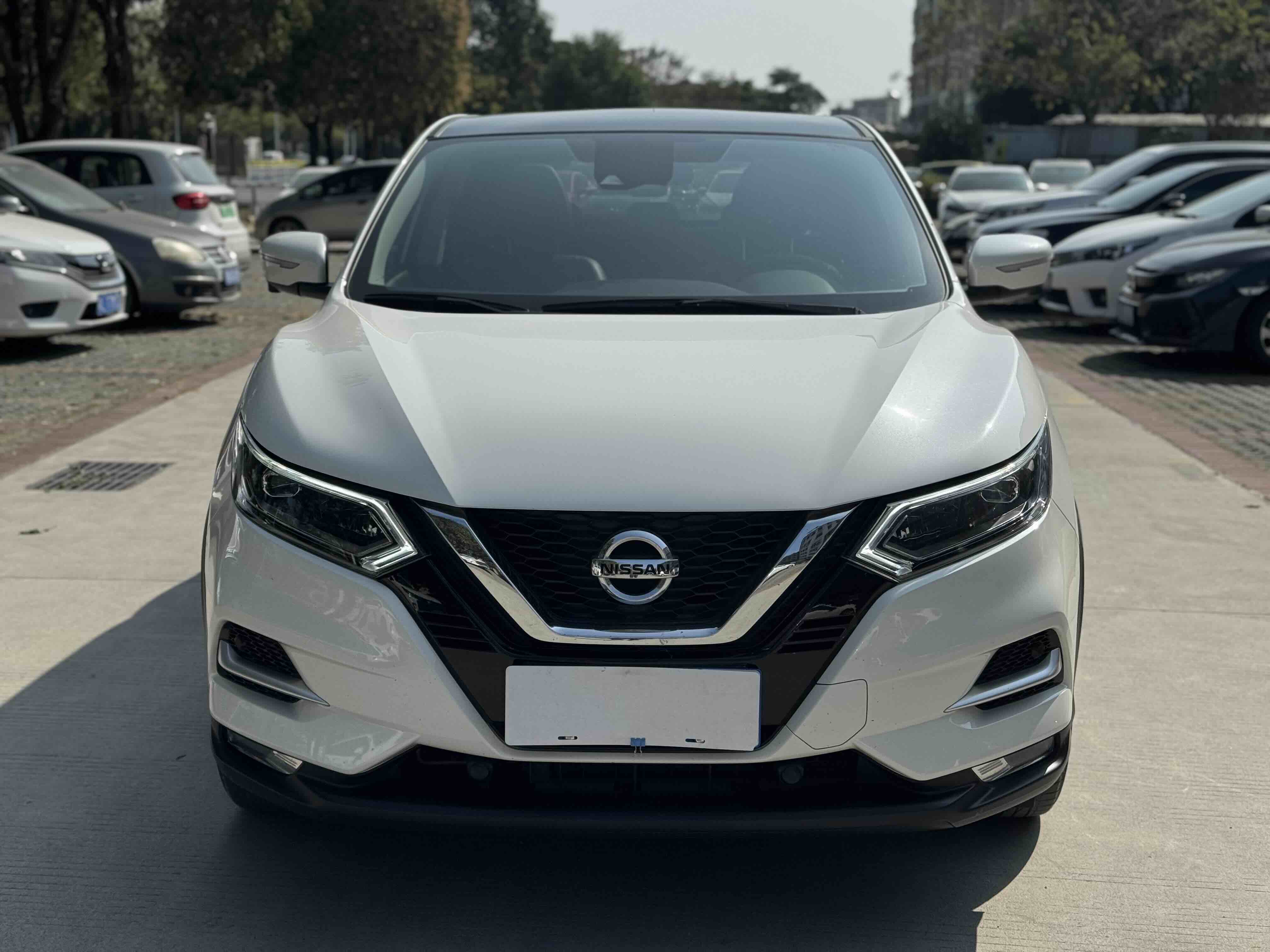 Nissan Qashqai 2021 car image #2