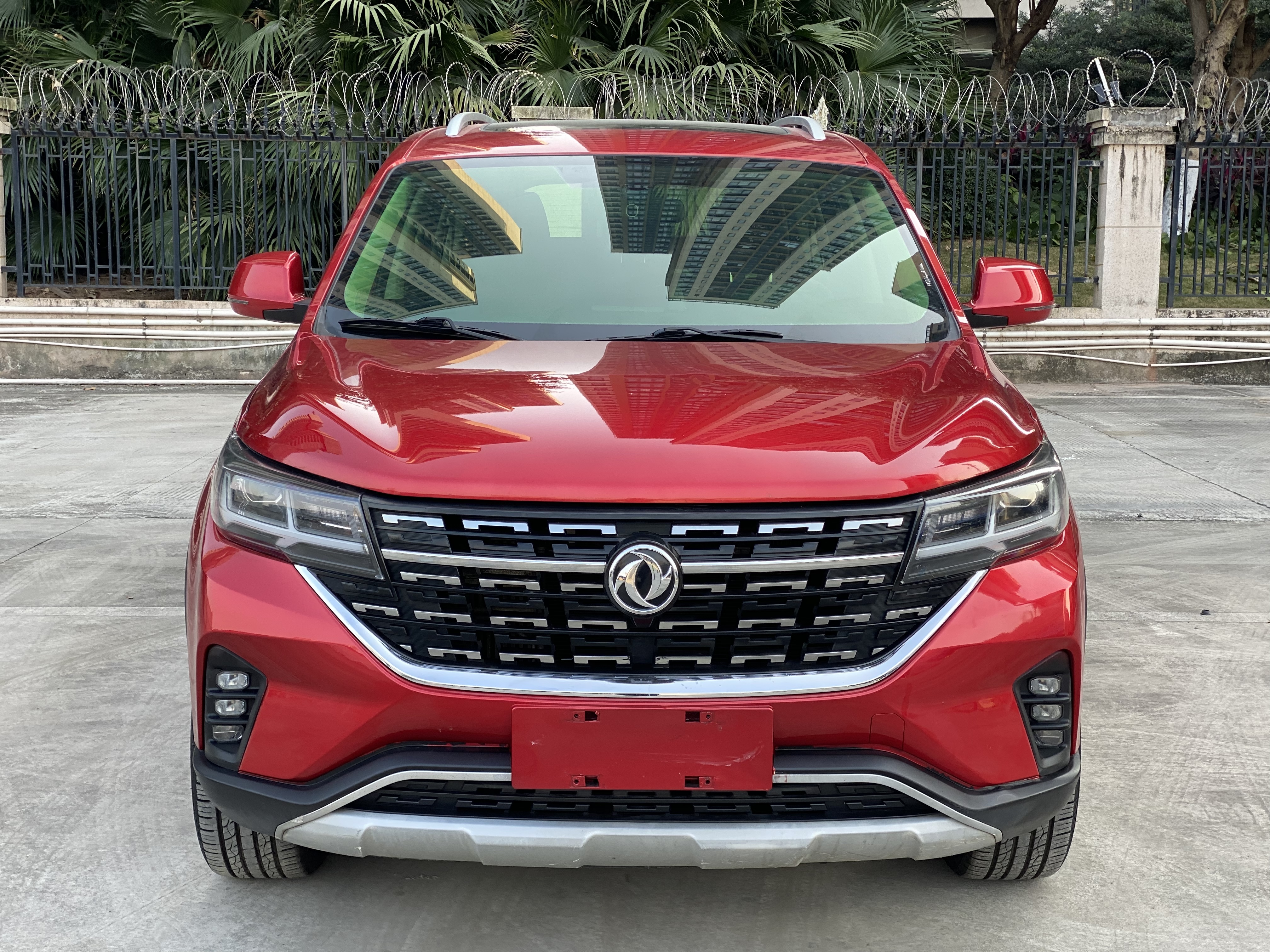 T5 L 2020 car image #2