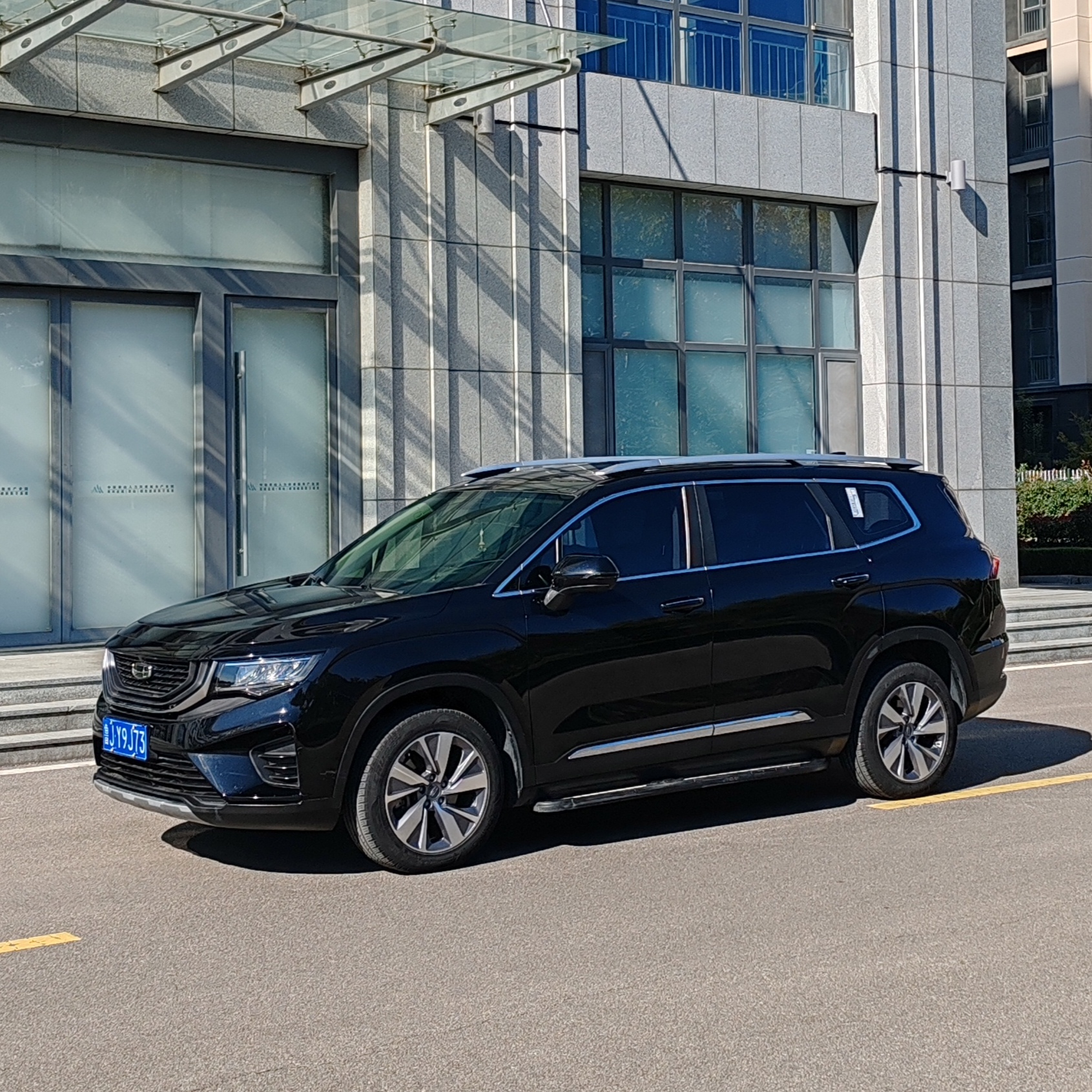 GEELY Okavango 2021 car image #2