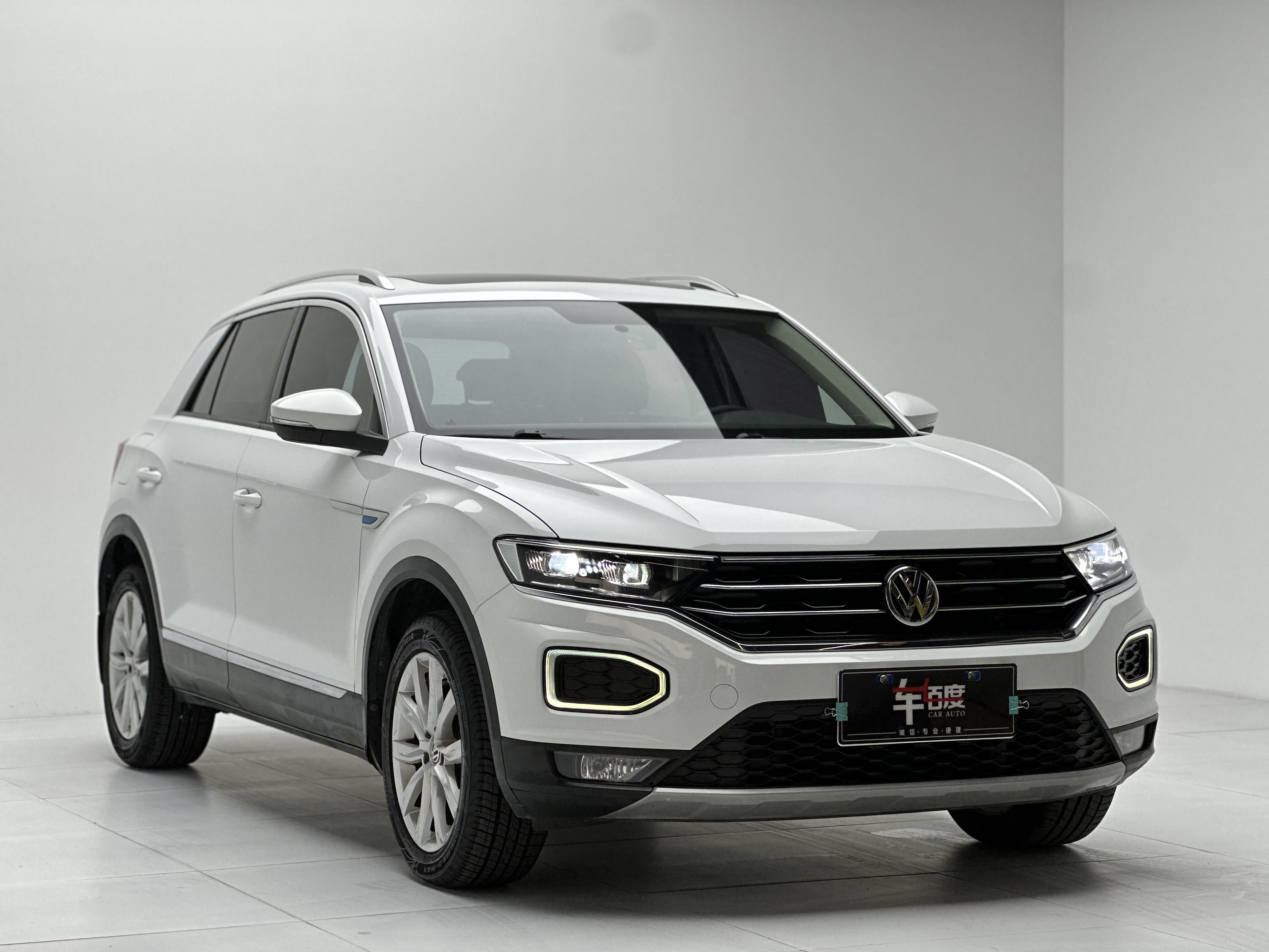 Volkswagen T-Roc 2020 #2 Volkswagen T-Roc 2020 car image #2