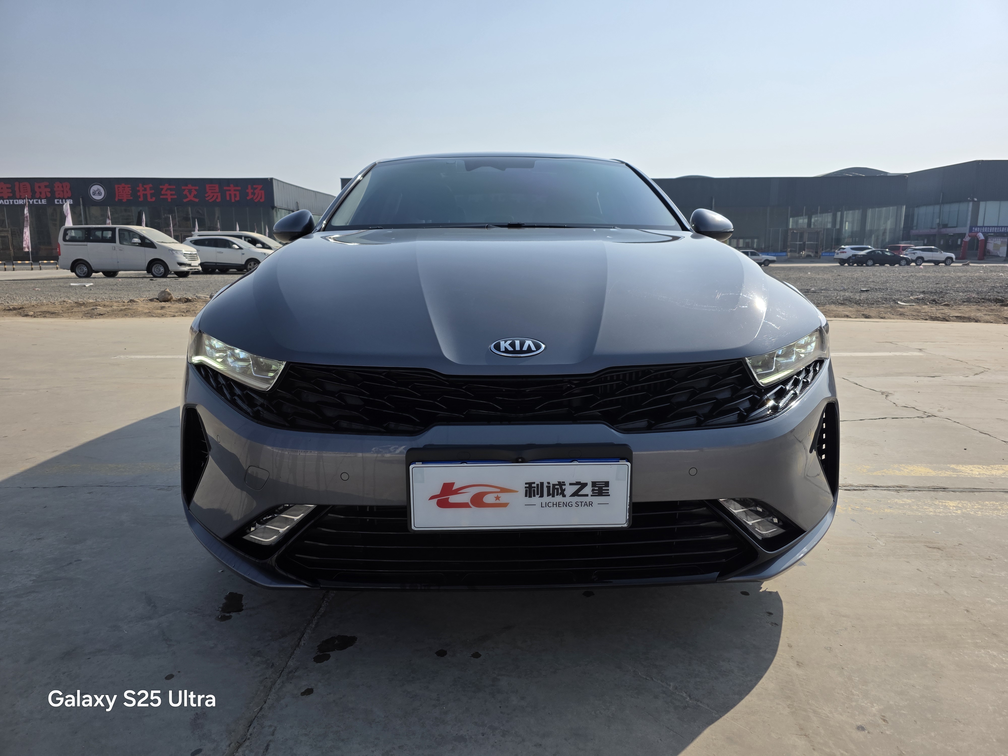 Kia K5 2021 car image #2