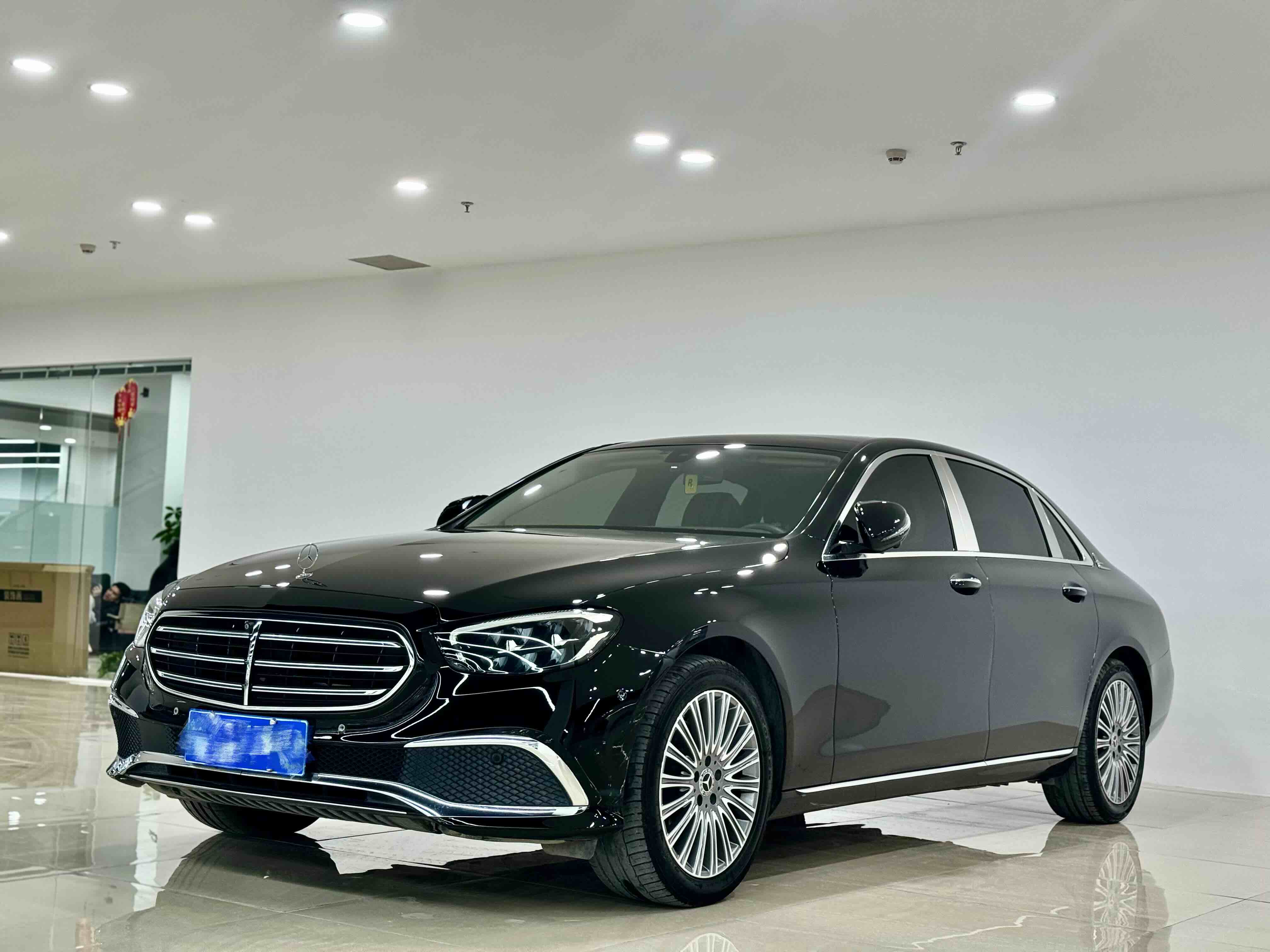 Mercedes-Benz E Class 2022 car image #2