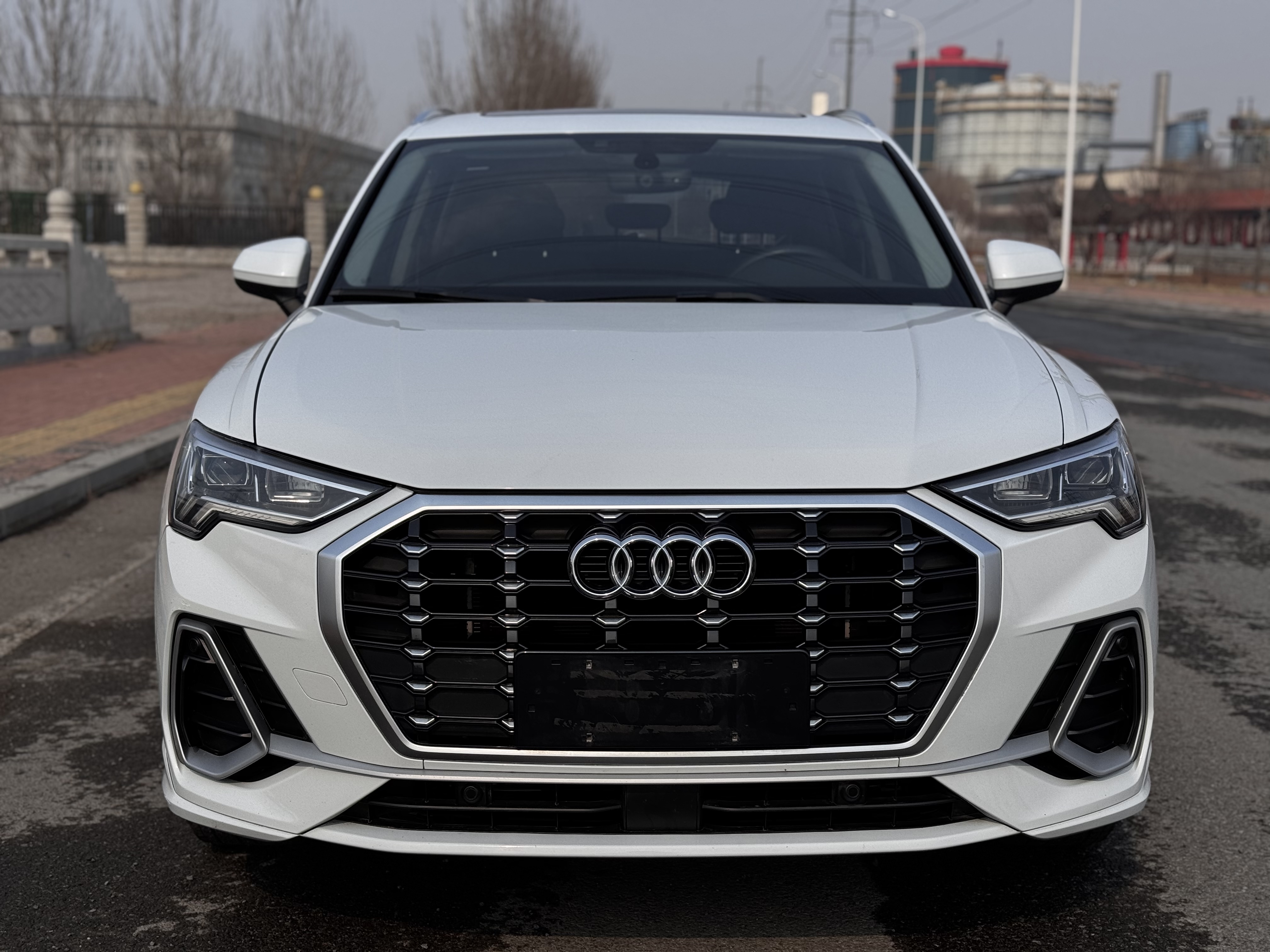 Audi Q3 2021 car image #2