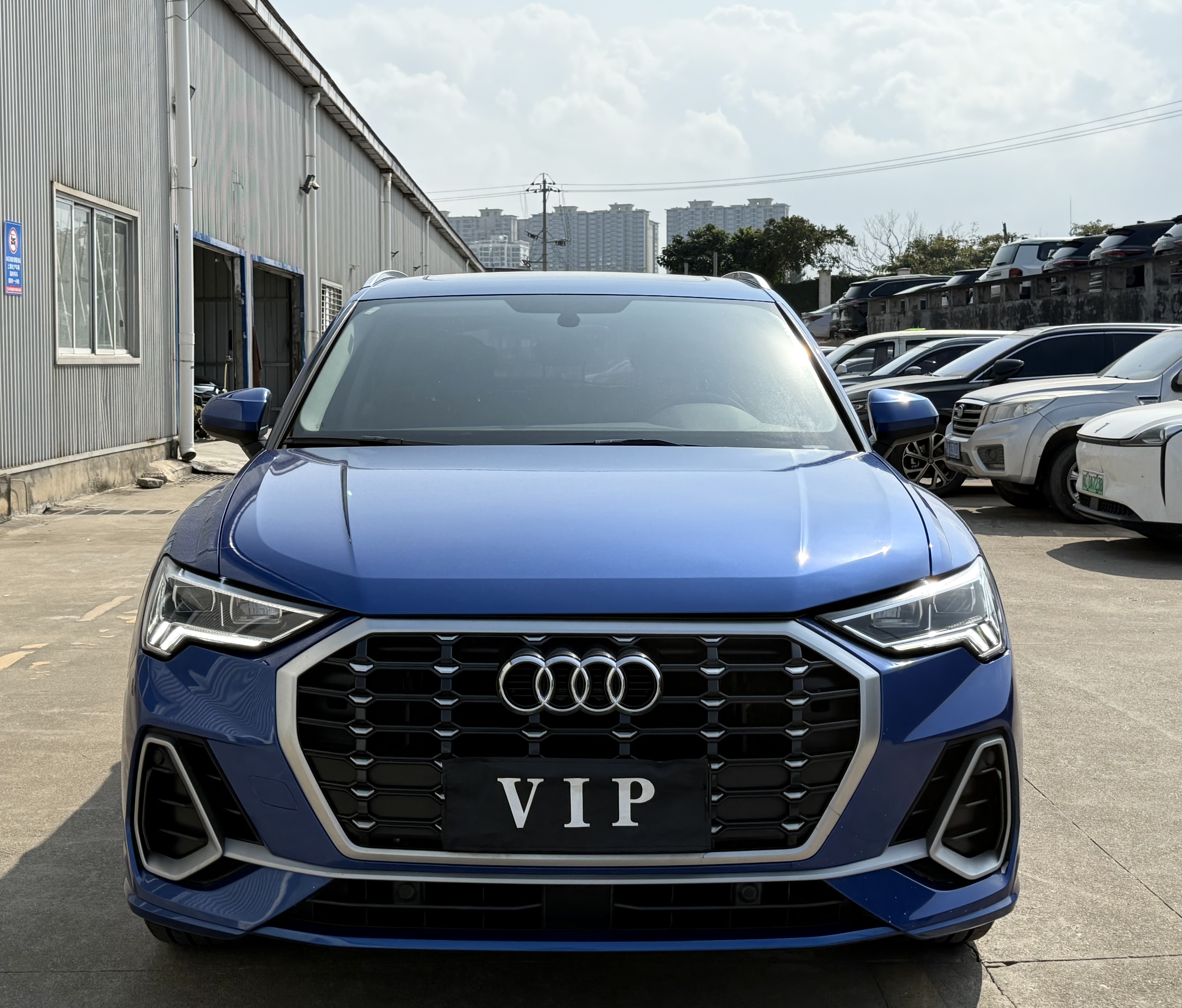 Audi Q3 2020 car image #2