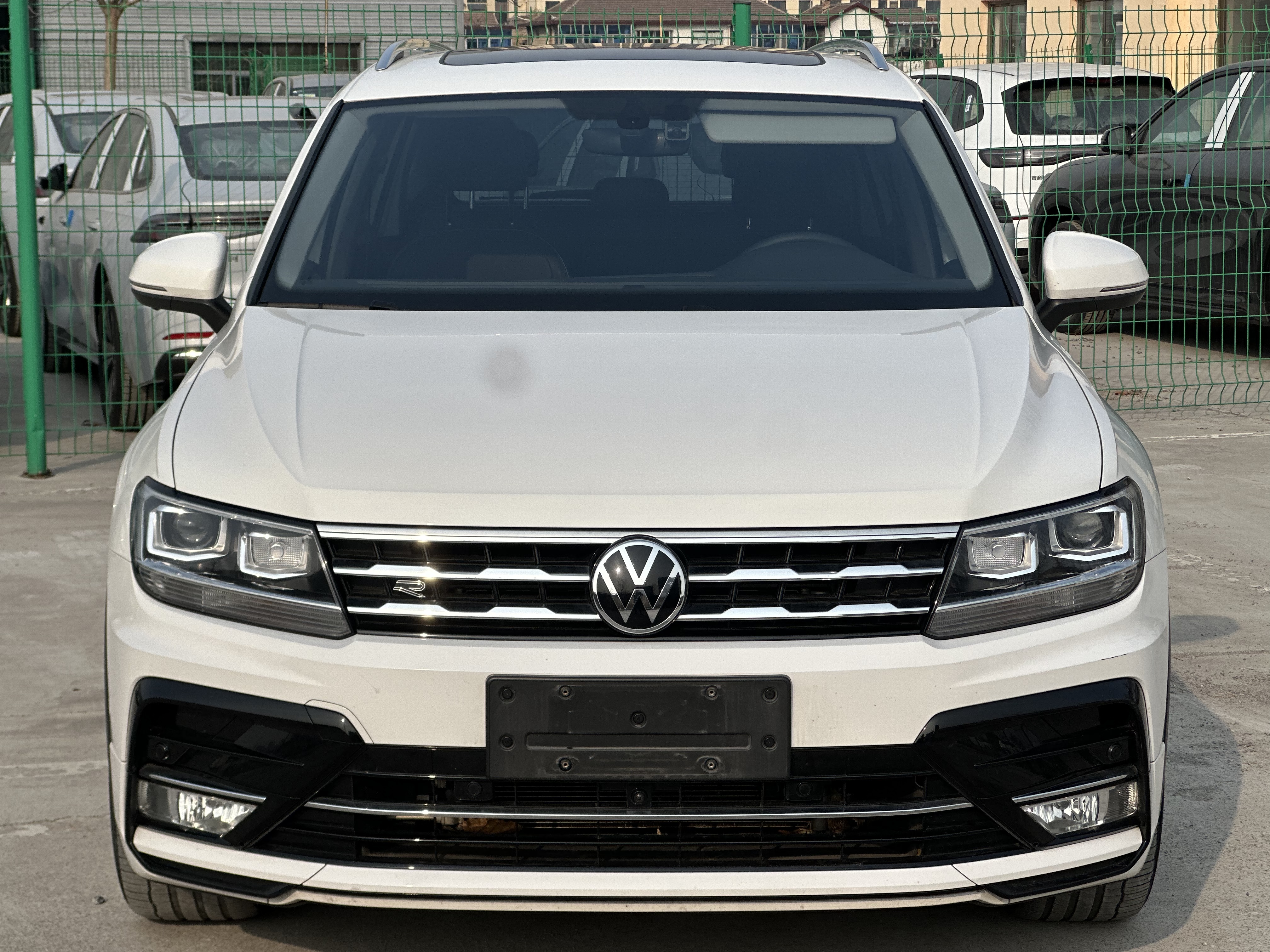 Volkswagen Tiguan L 2021 #2 Volkswagen Tiguan L 2021 car image #2
