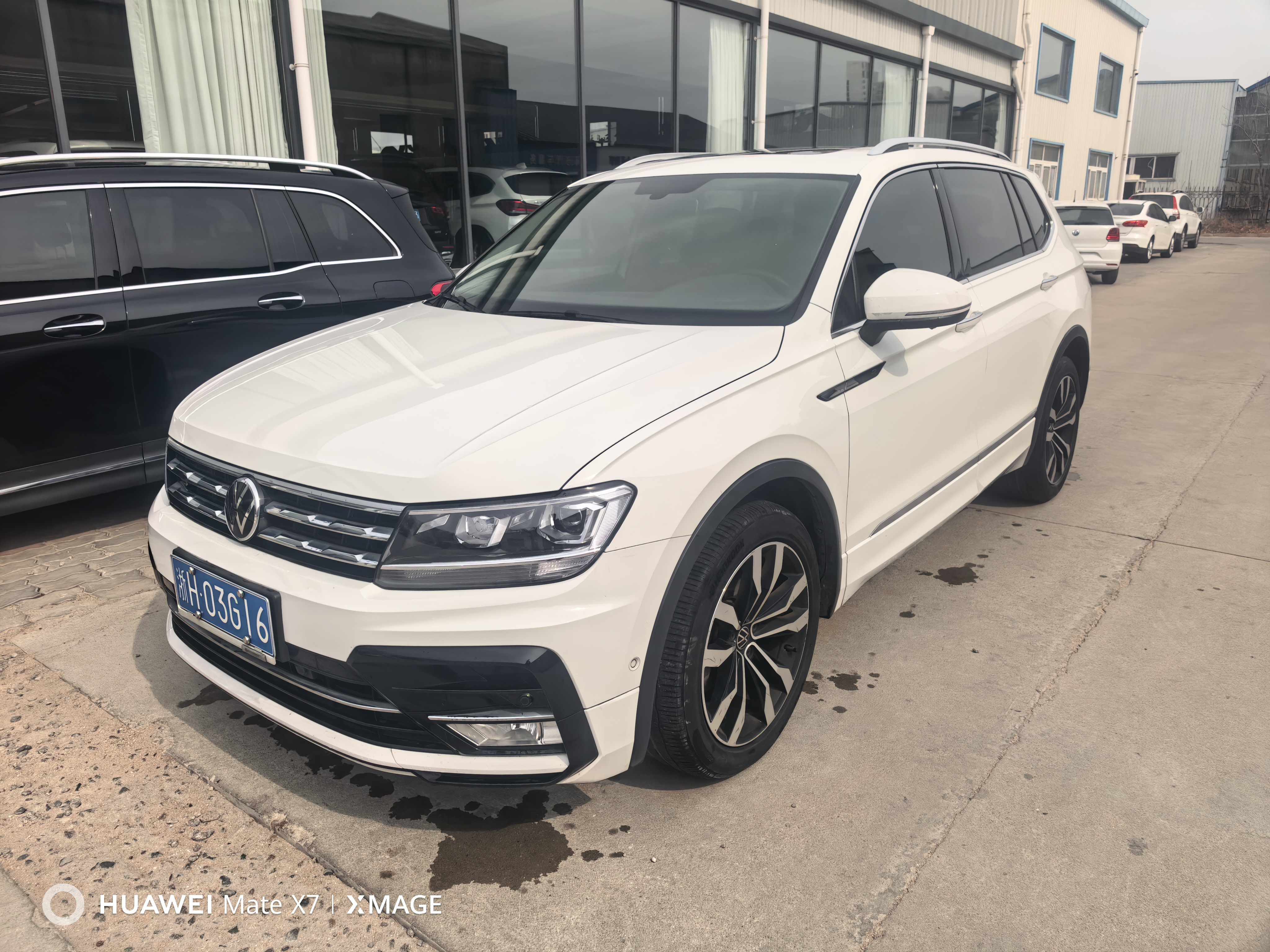 Volkswagen Tiguan L 2021 #2 Volkswagen Tiguan L 2021 car image #2