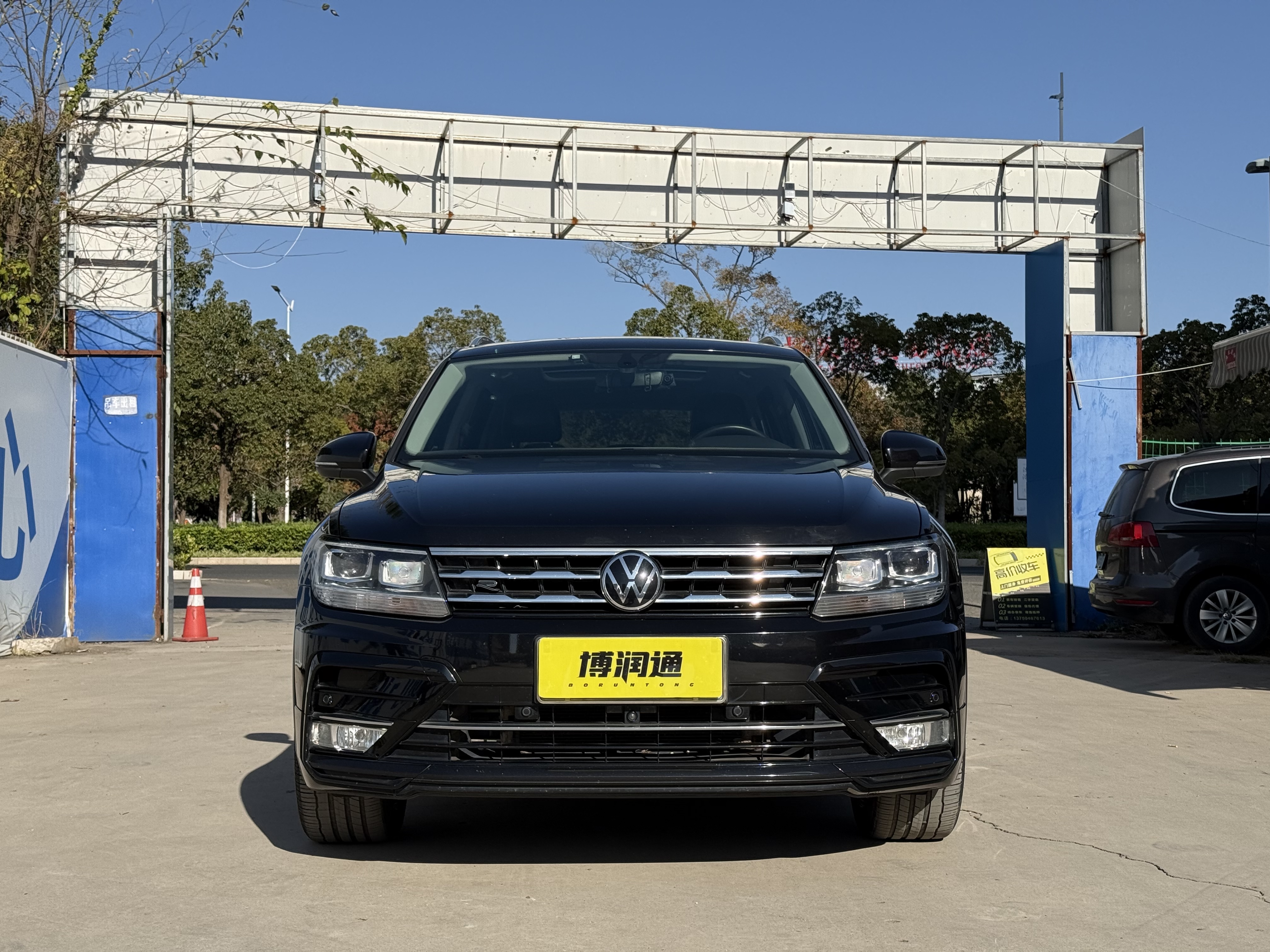 Volkswagen Tiguan L 2020 car image #2