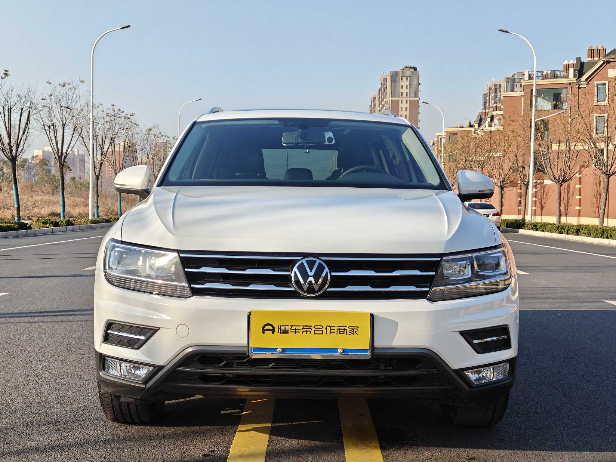 Volkswagen Tiguan L 2021 car image #2