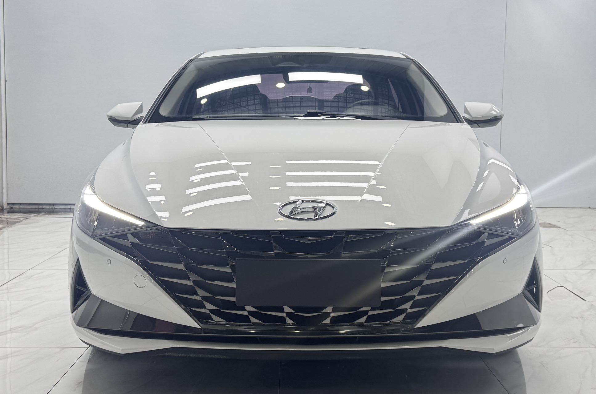 Hyundai Elantra 2021 immagine di auto #2