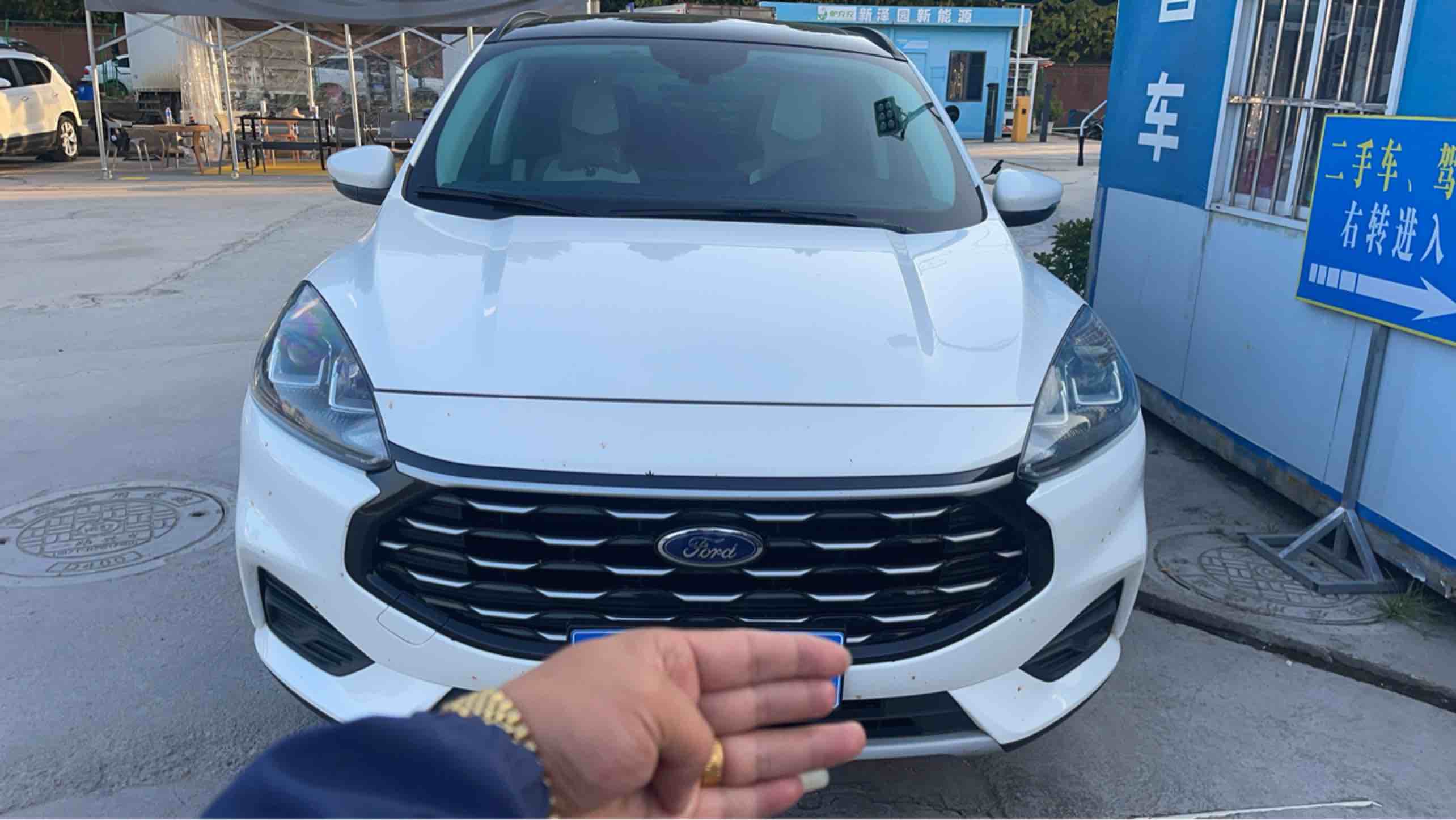 Ford Escape 2022 immagine di auto #2