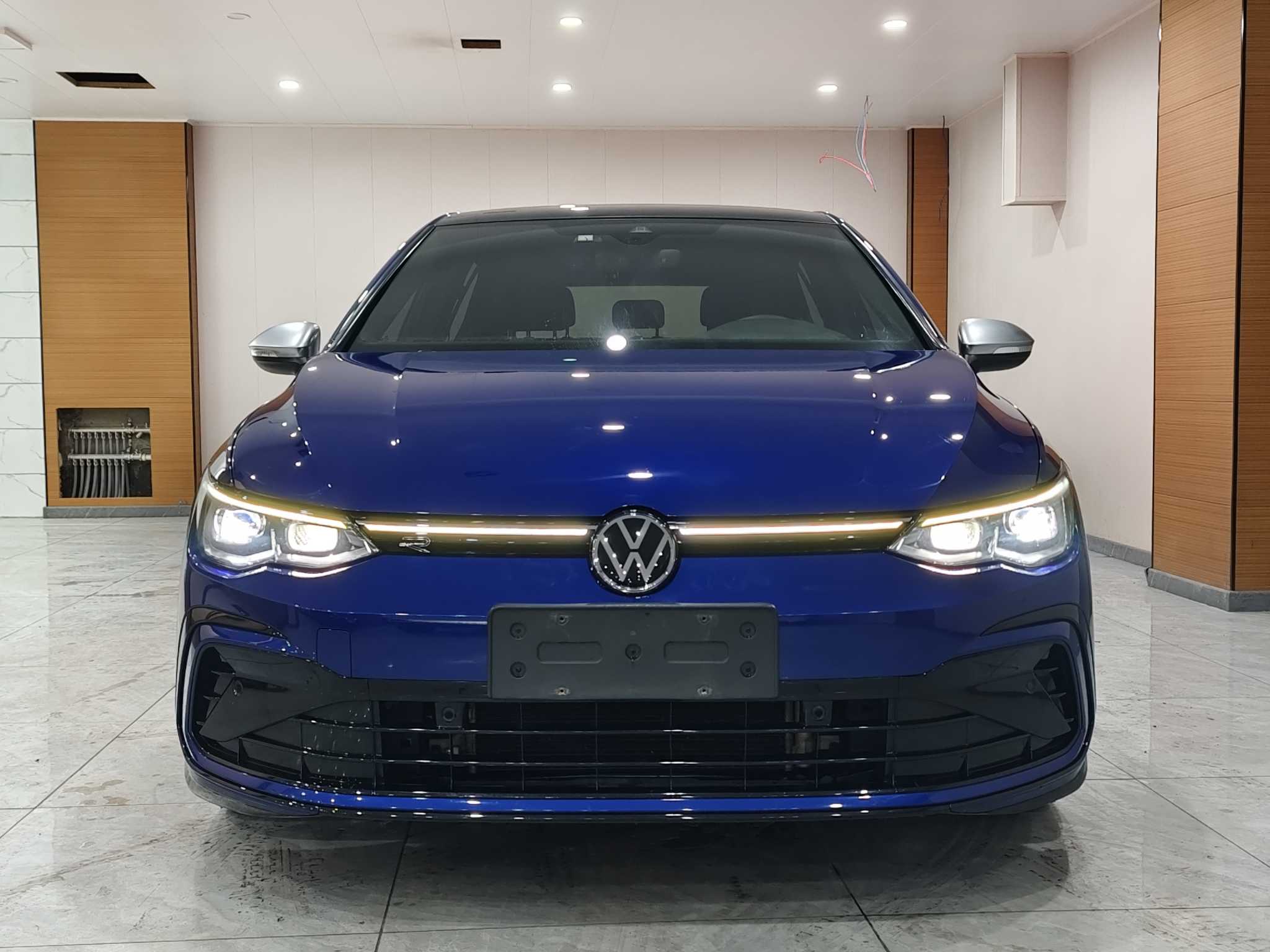 Volkswagen Golf 2021 car image #2