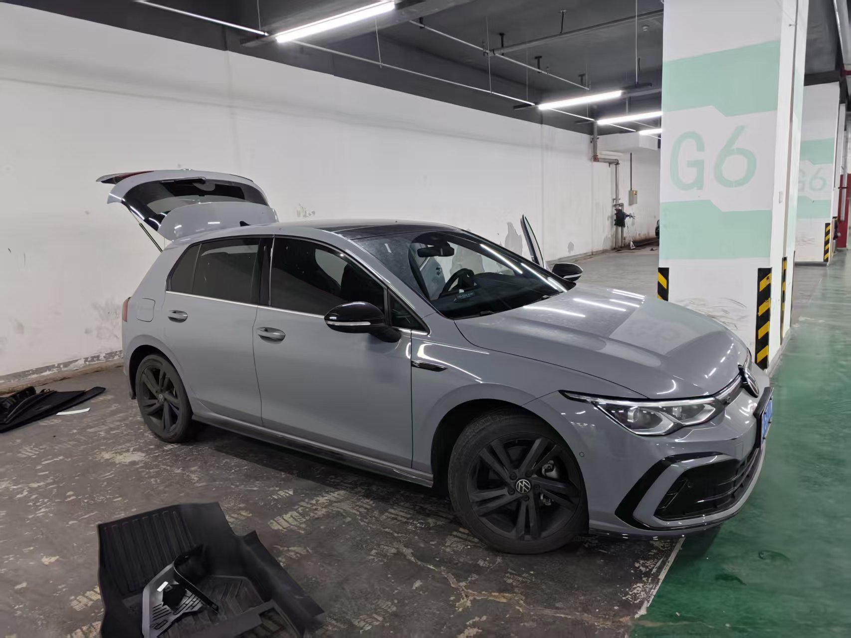 Volkswagen Golf 2022 car image #2