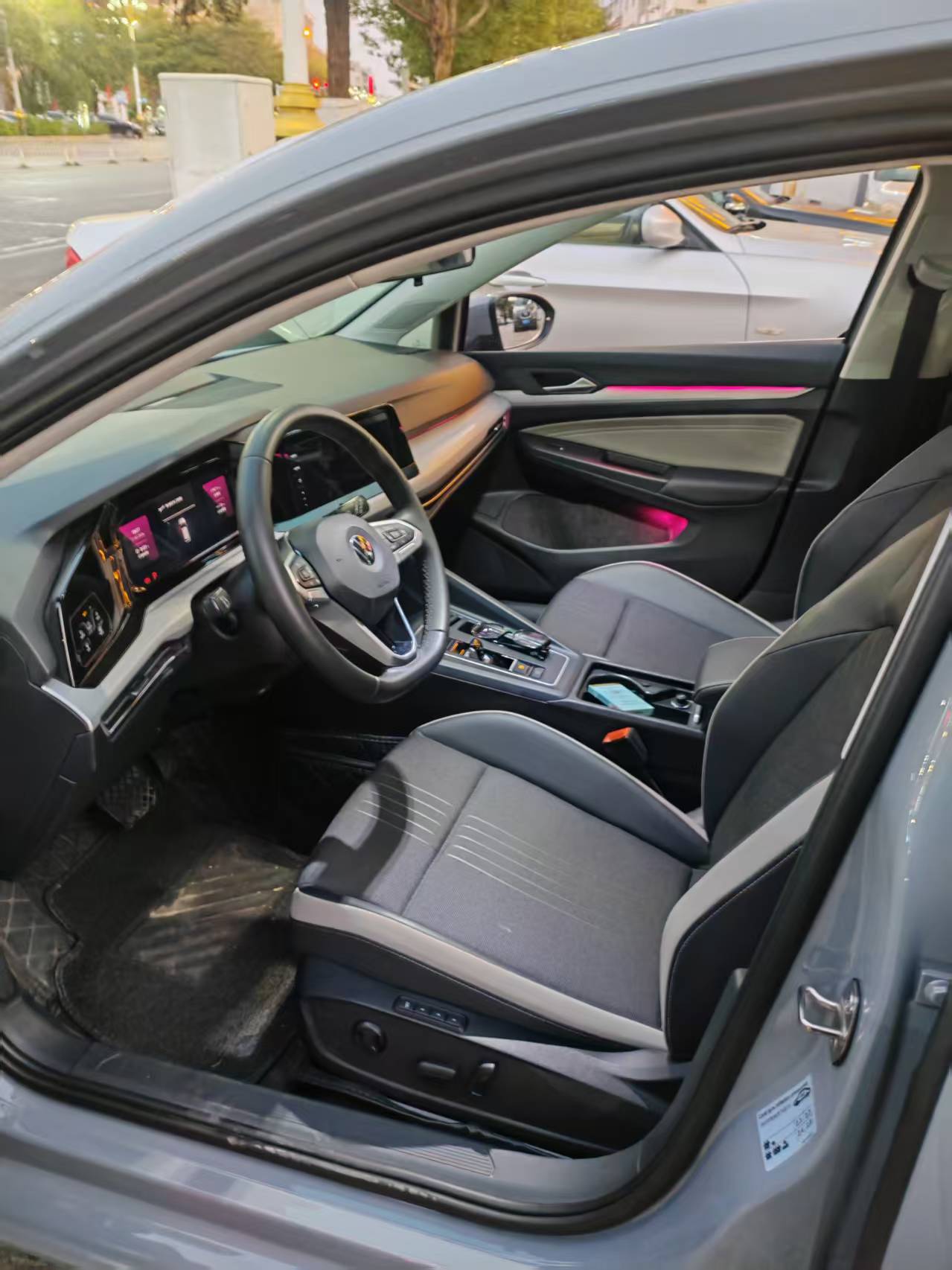 Volkswagen Golf 2023 image de voiture #2