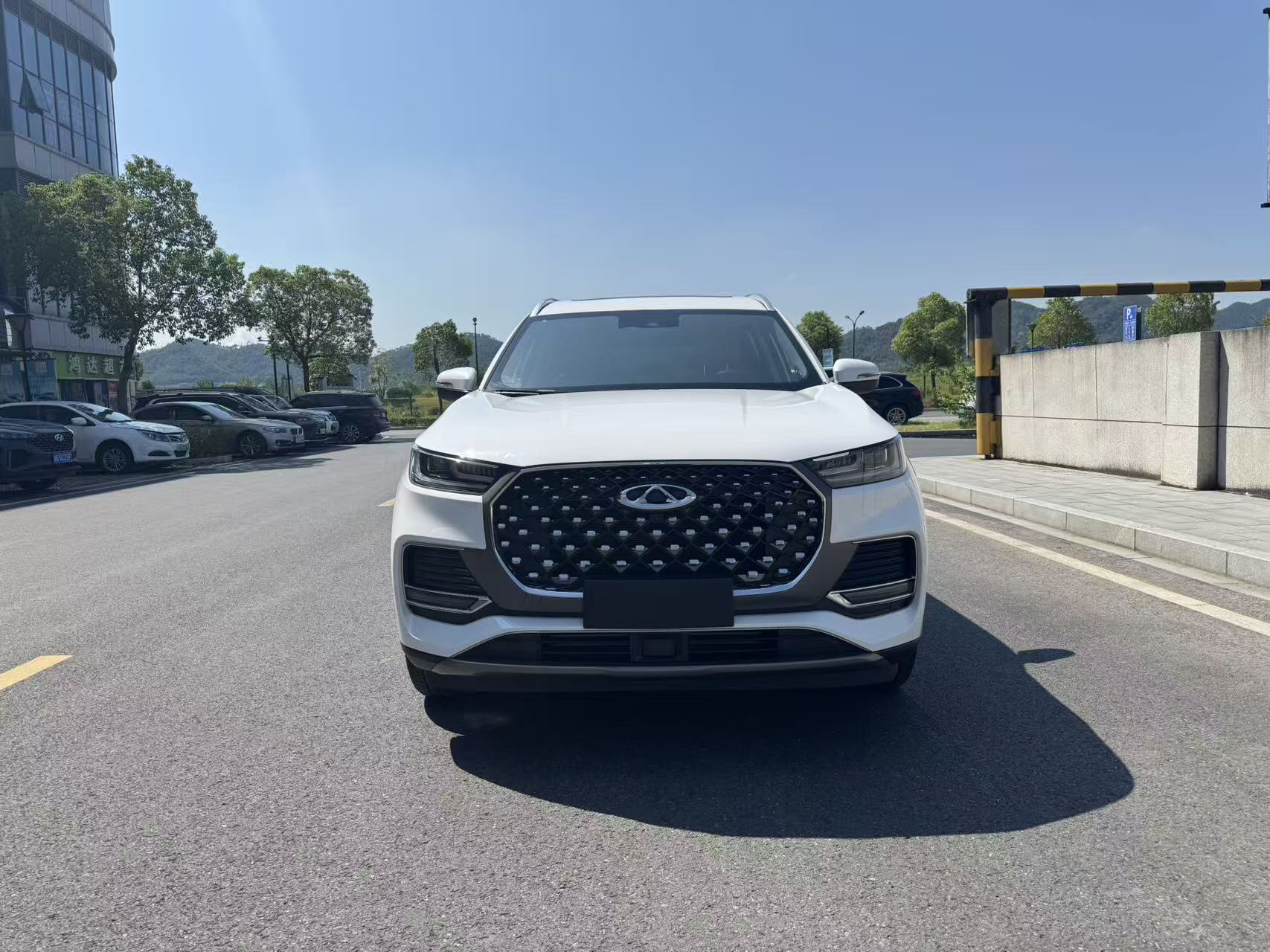 Tiggo 8 Plus 2022 car image #2