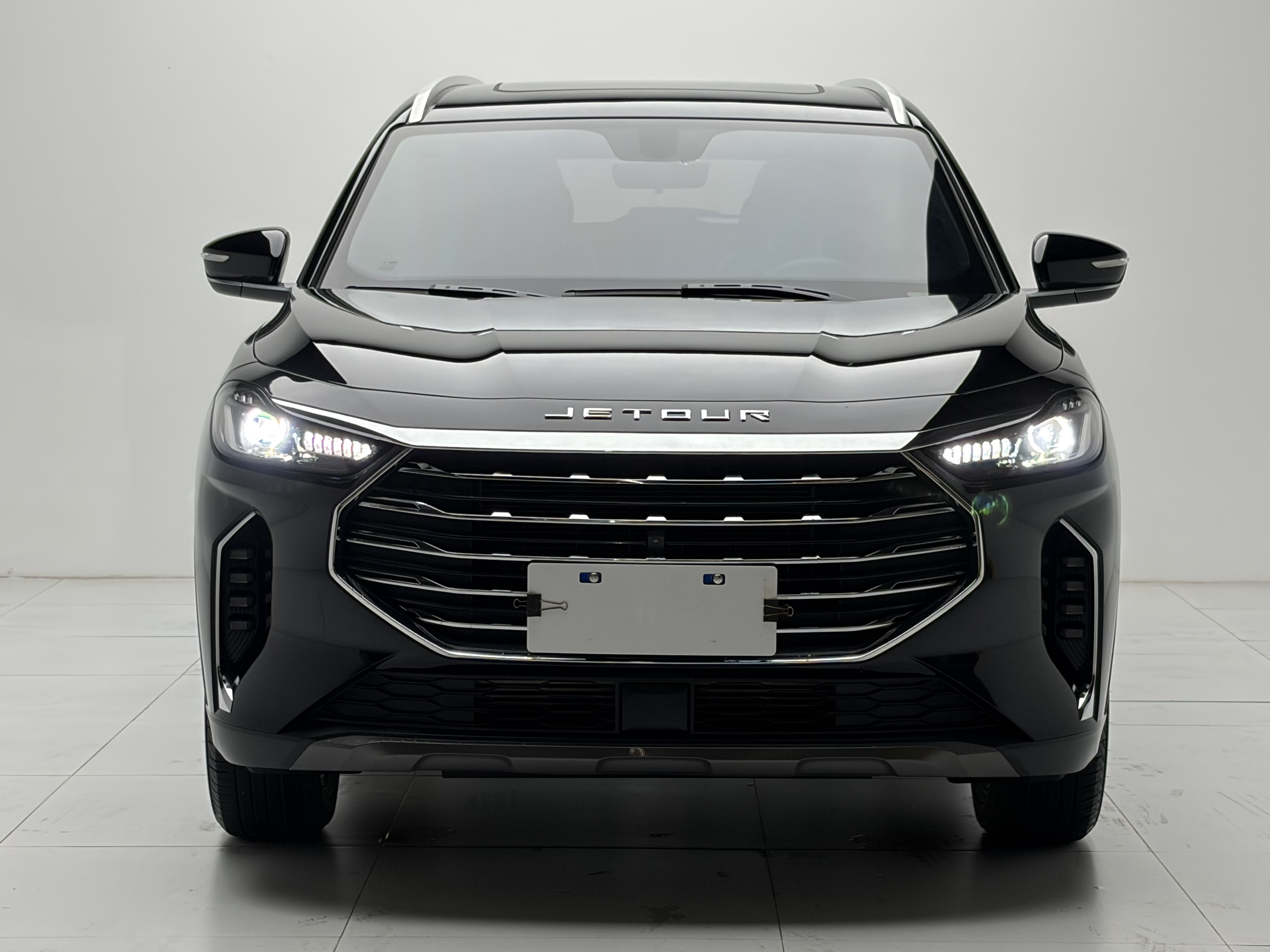 X70 PLUS 2022 car image #2