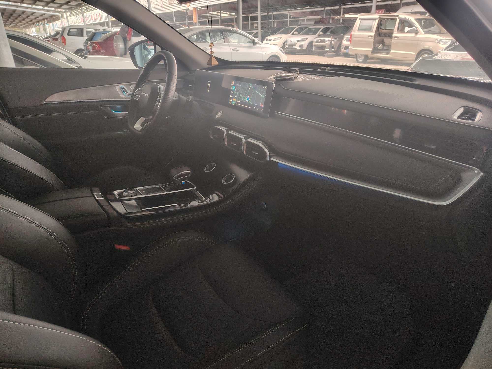 X70 PLUS 2021 car image #2