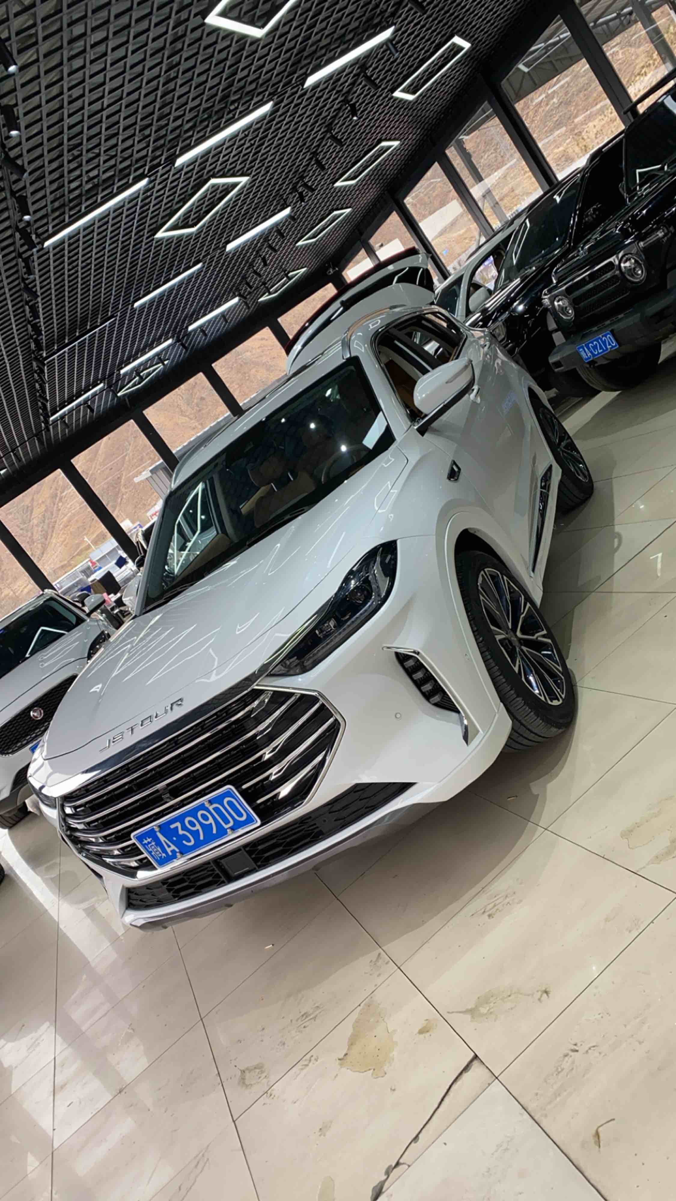 X70 PLUS 2022 car image #2