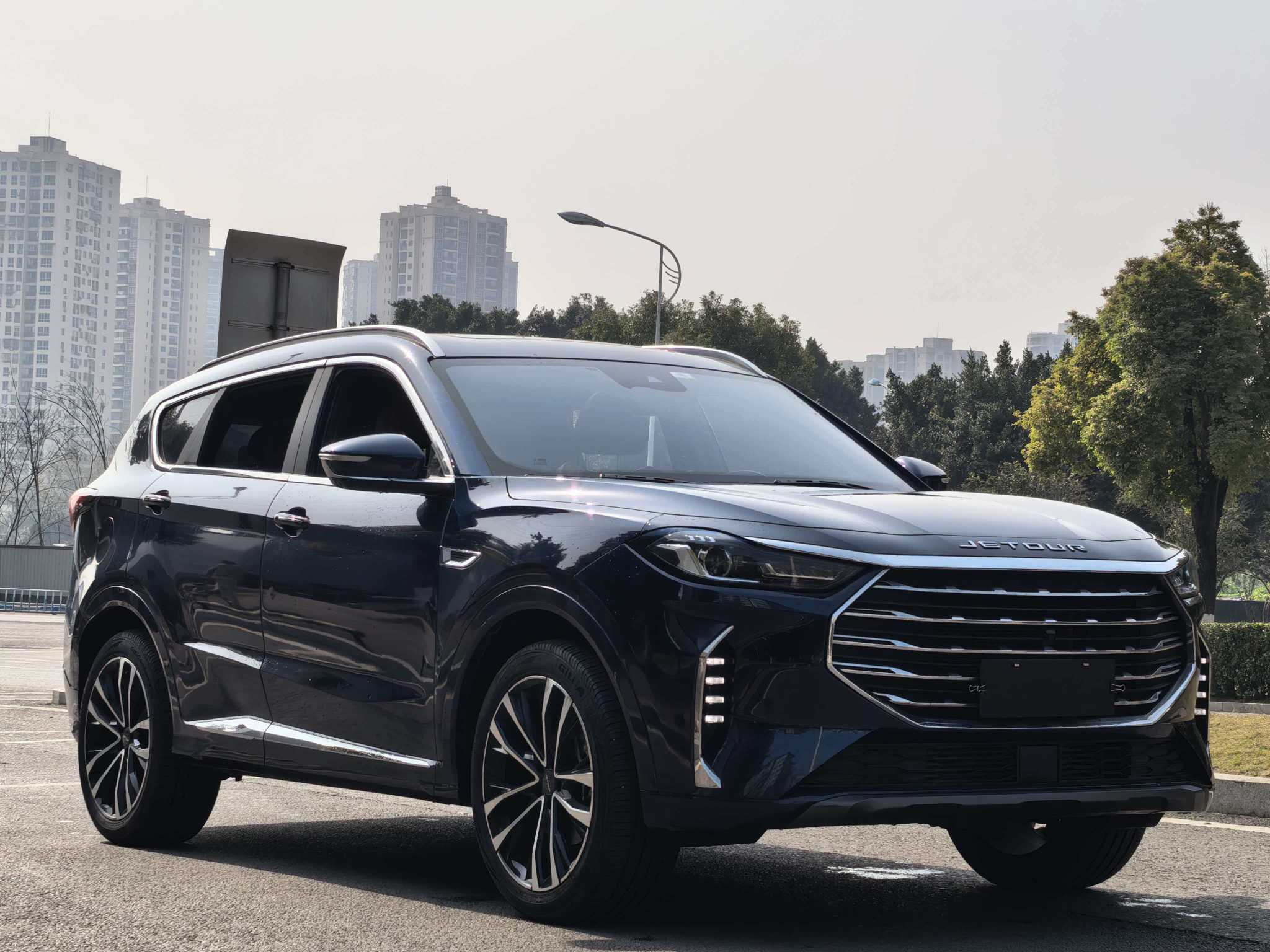 Jetour X70 PLUS 2022 car image #2