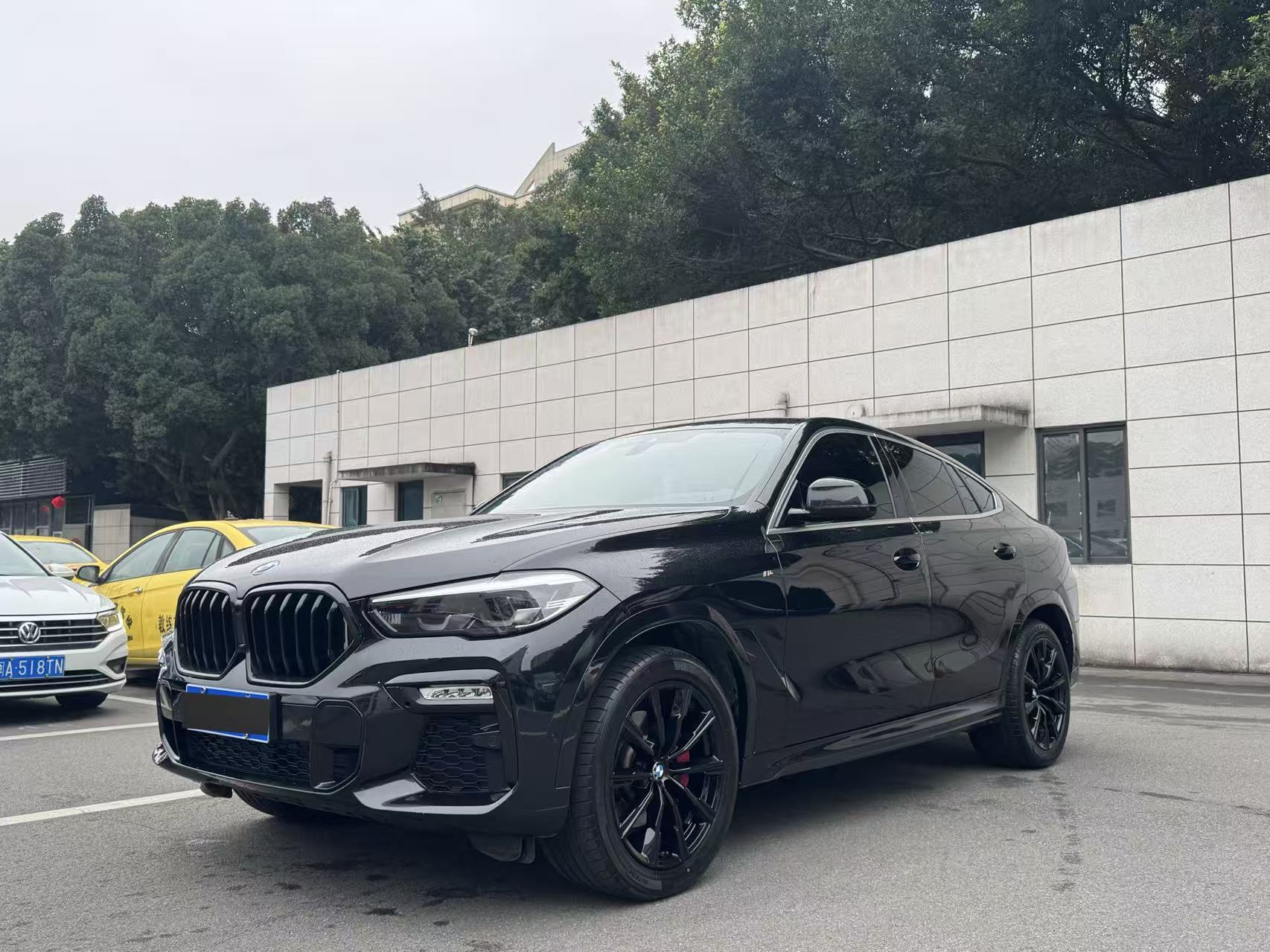 BMW X6 2021 immagine di auto #2