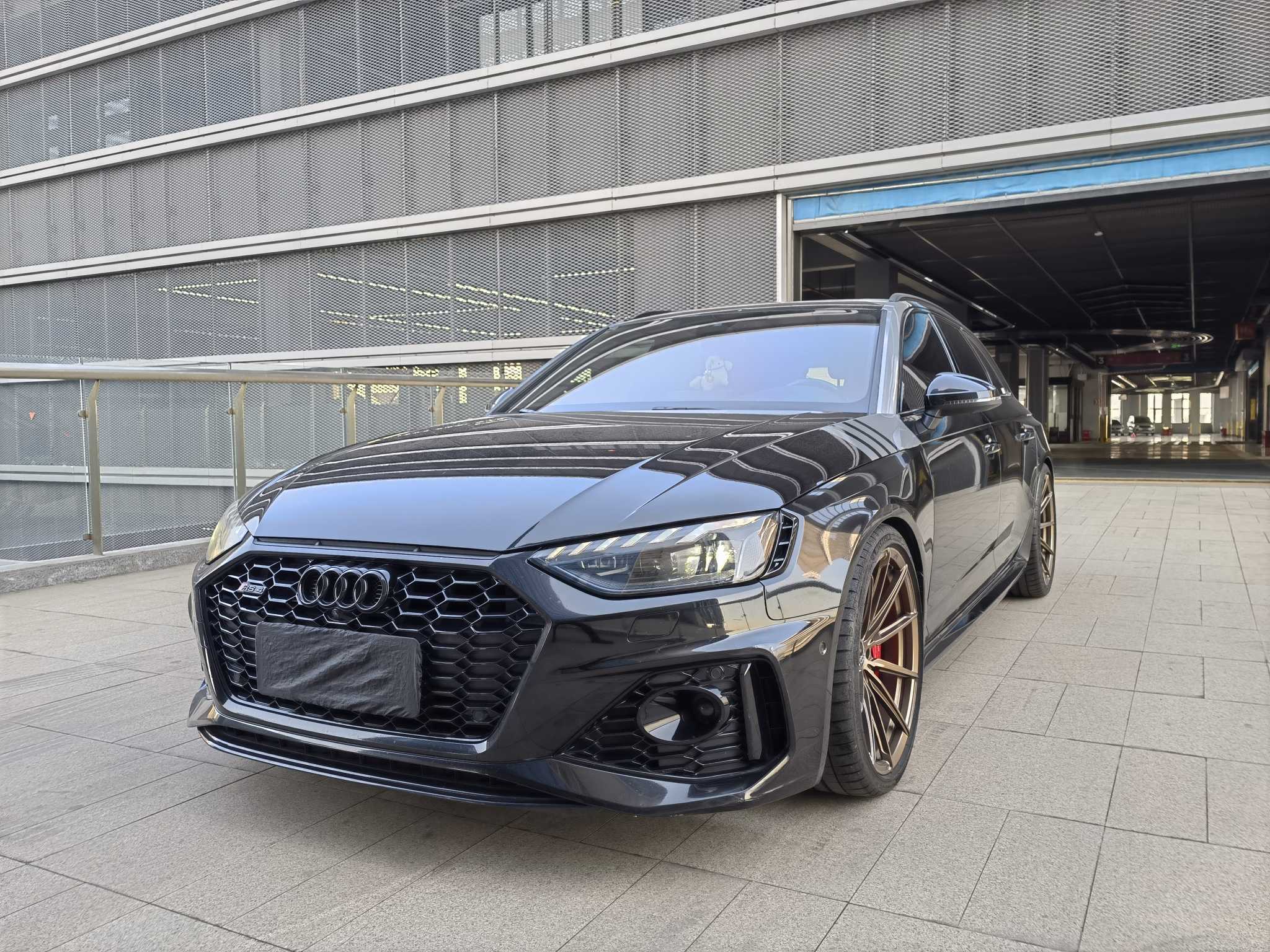 Audi RS 4 2021 car image #2