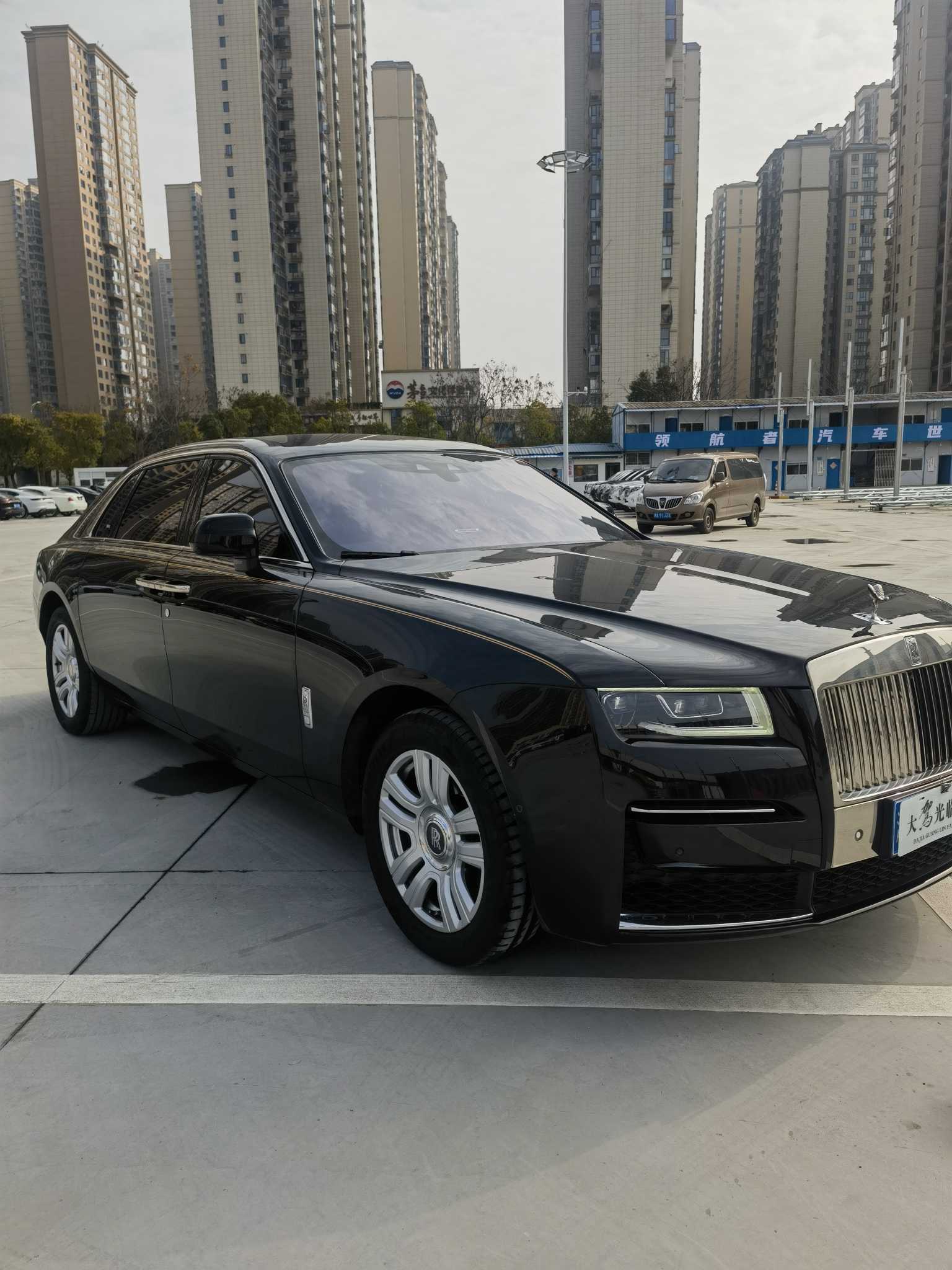 劳斯莱斯 古思特 2021 汽车图片 #2