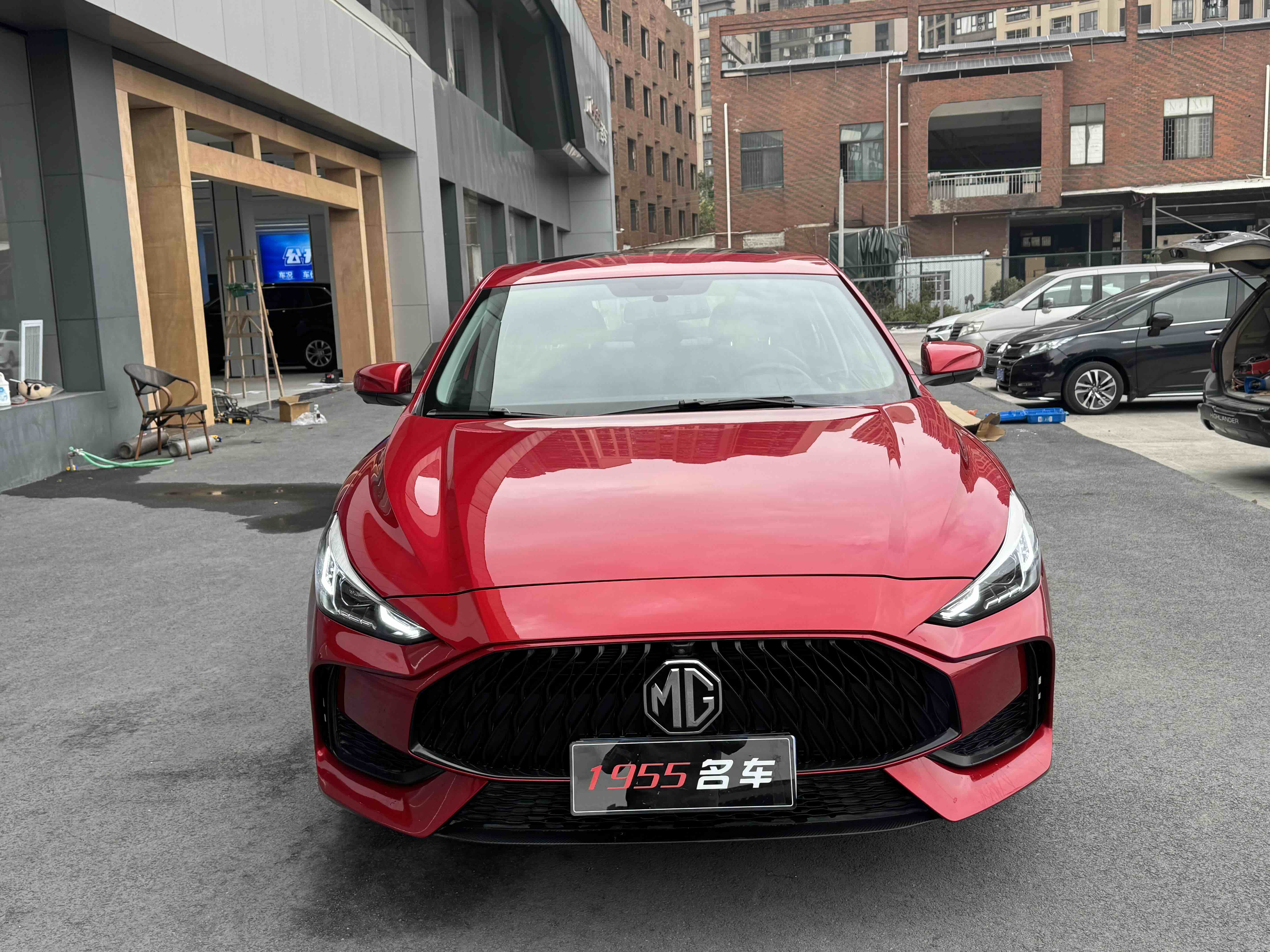 5 2022 immagine di auto #2