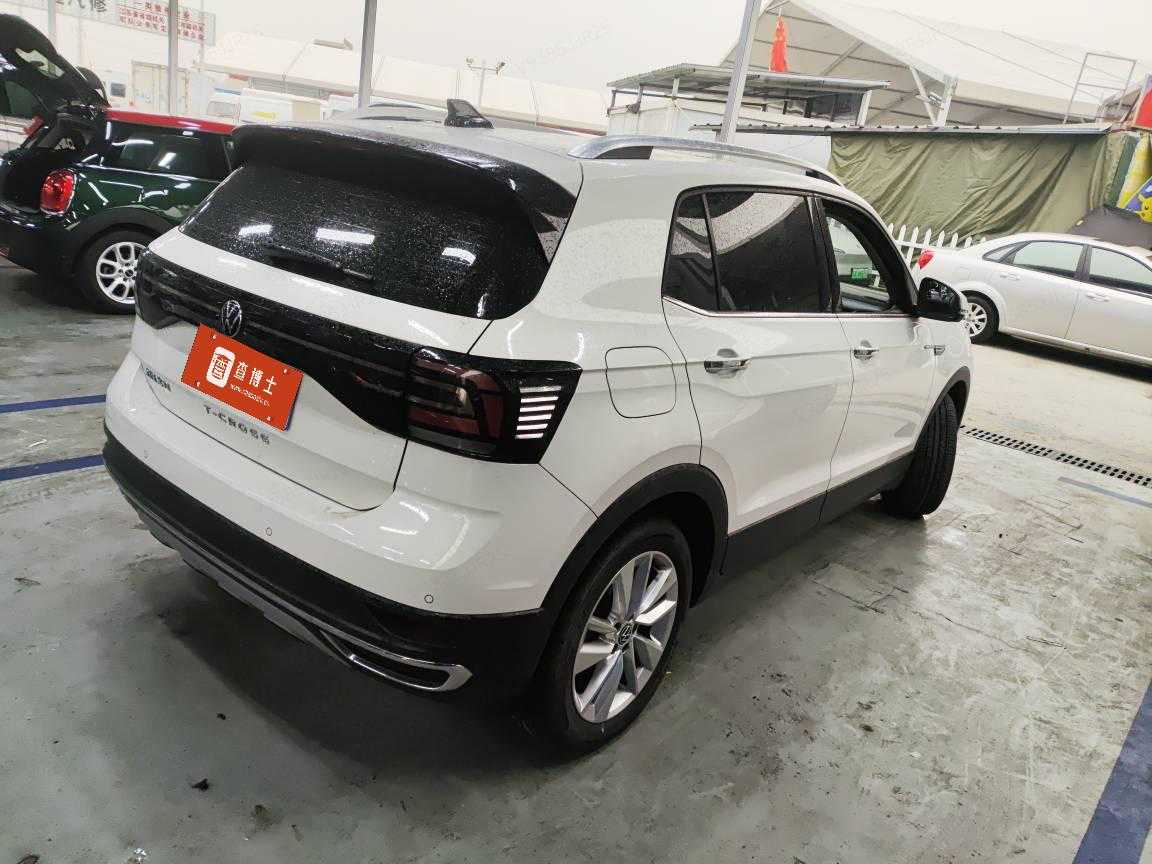 Volkswagen T-Cross 2021 car image #2