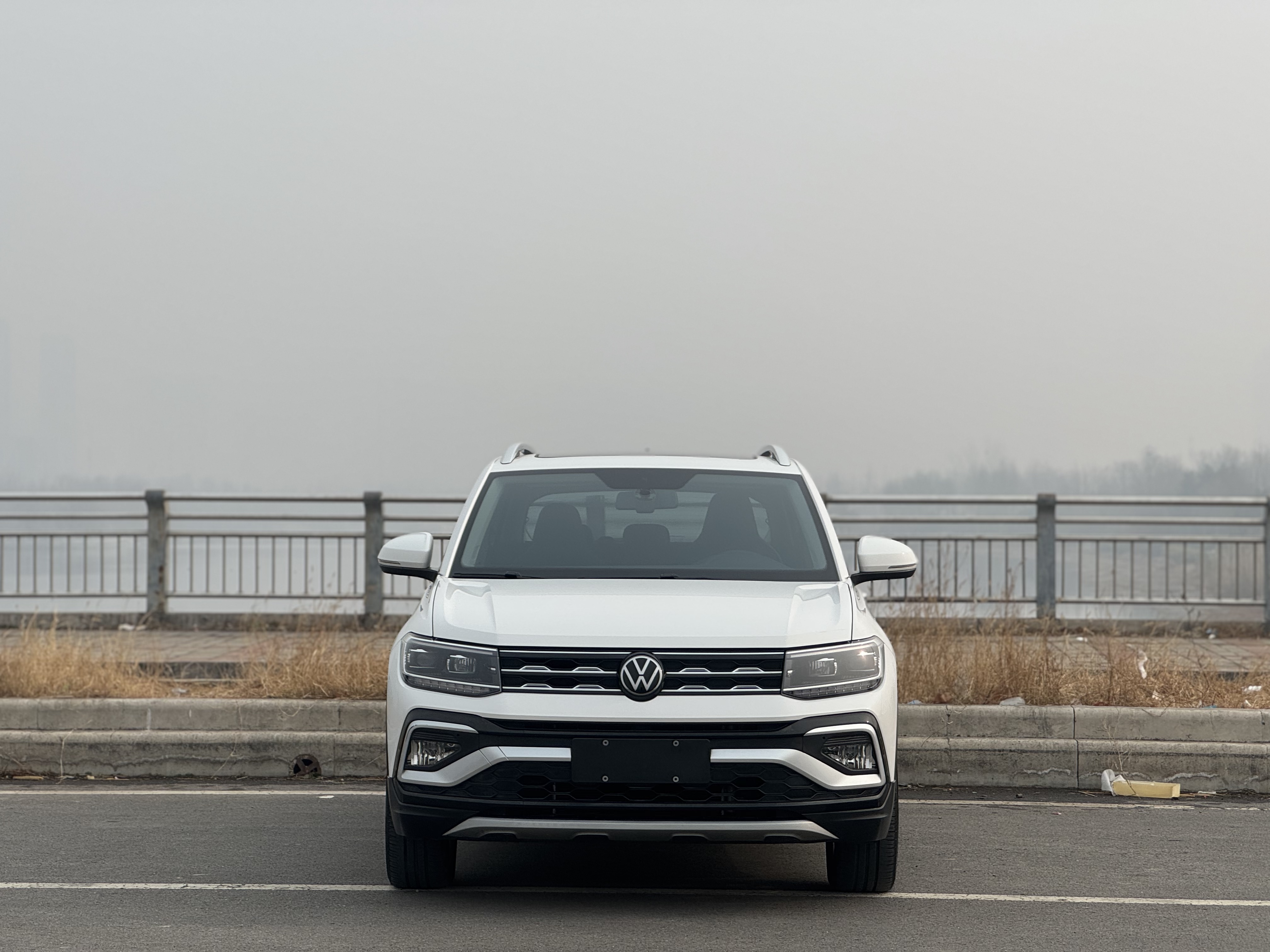 Volkswagen T-Cross 2021 car image #2