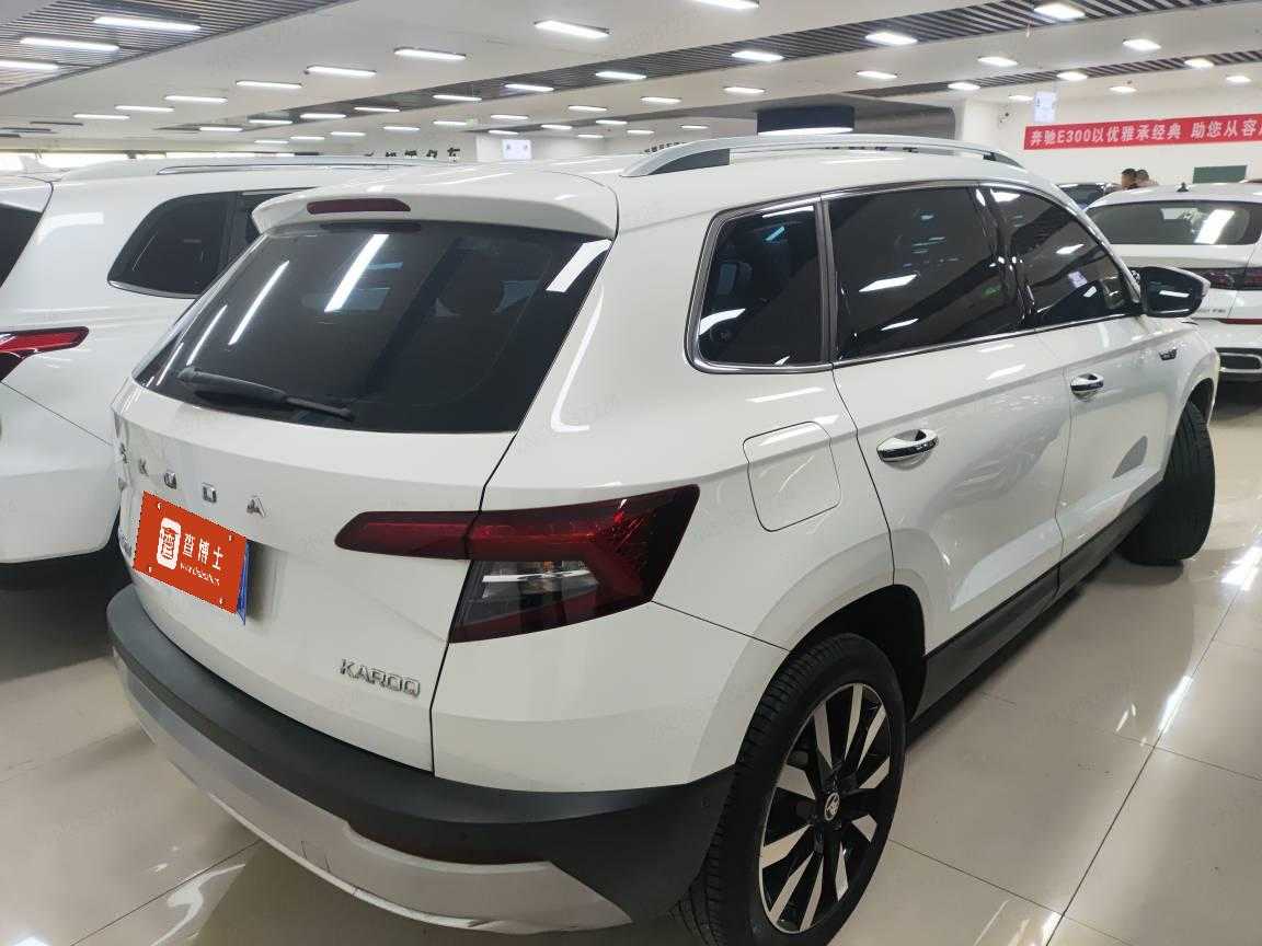 Skoda Karoq 2021 car image #2