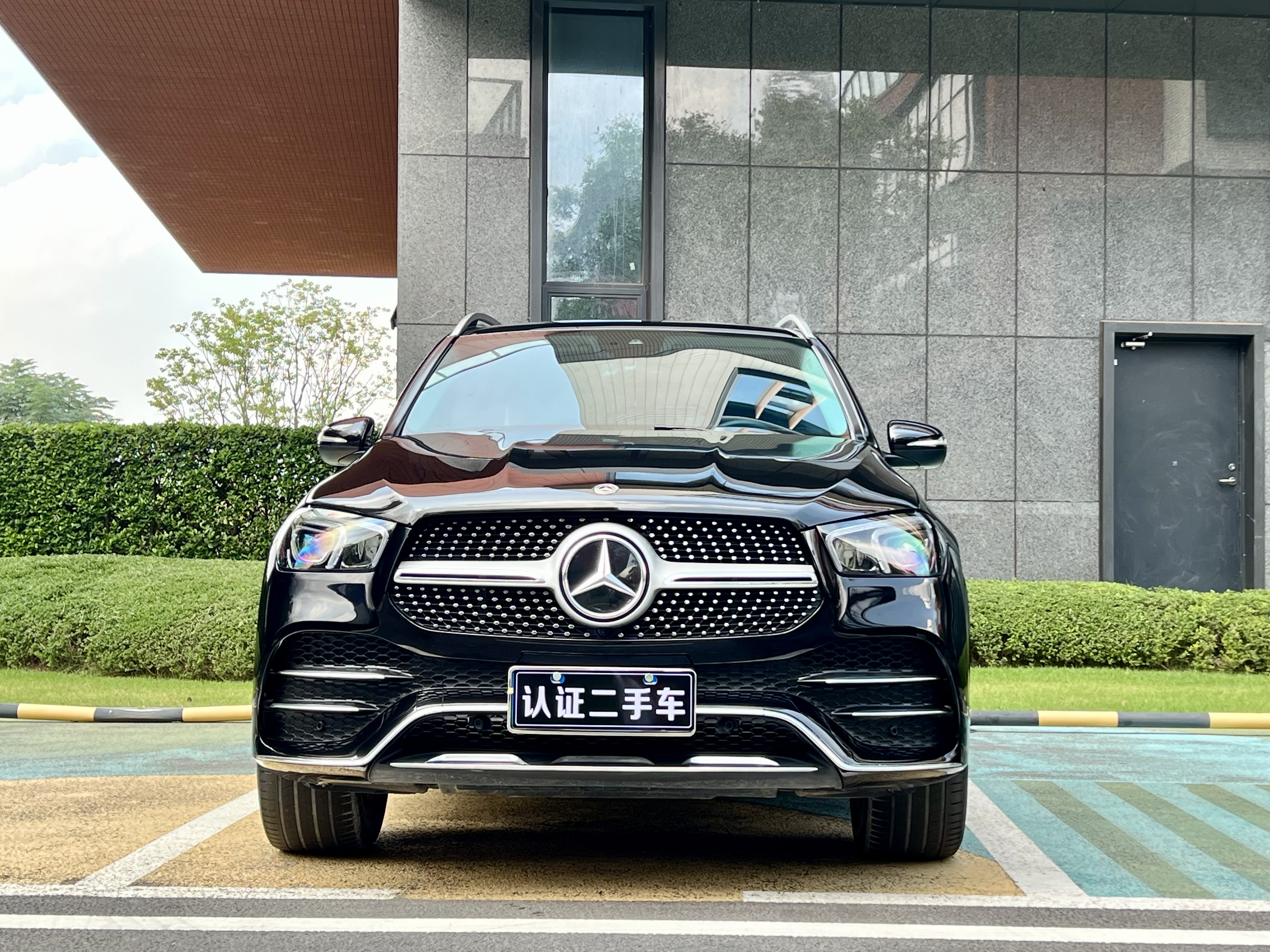 Mercedes-Benz GLE Class 2021 car image #2