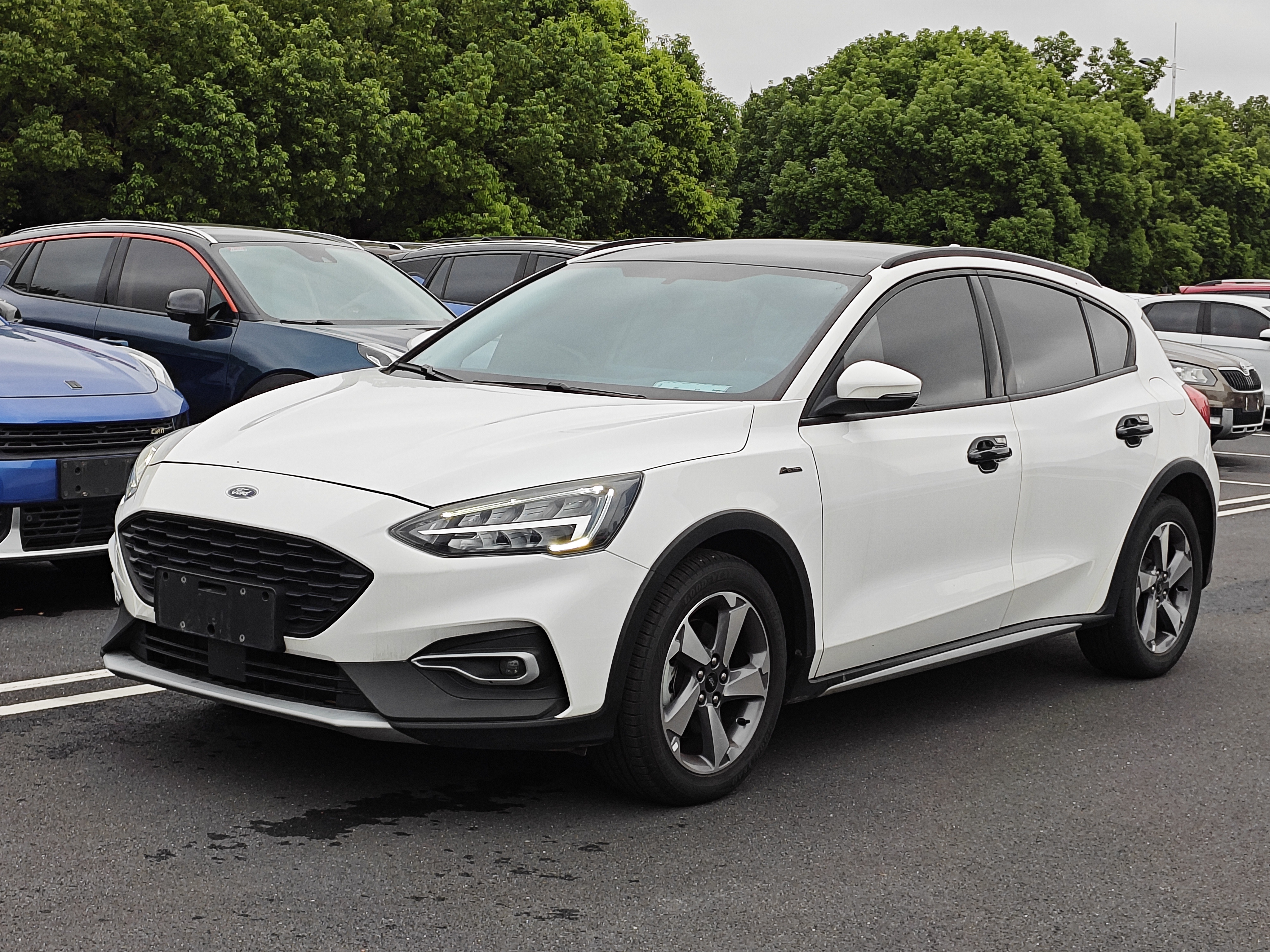 Ford Focus Active 2022 #2 Ford Focus Active 2022 صورة سيارة #2