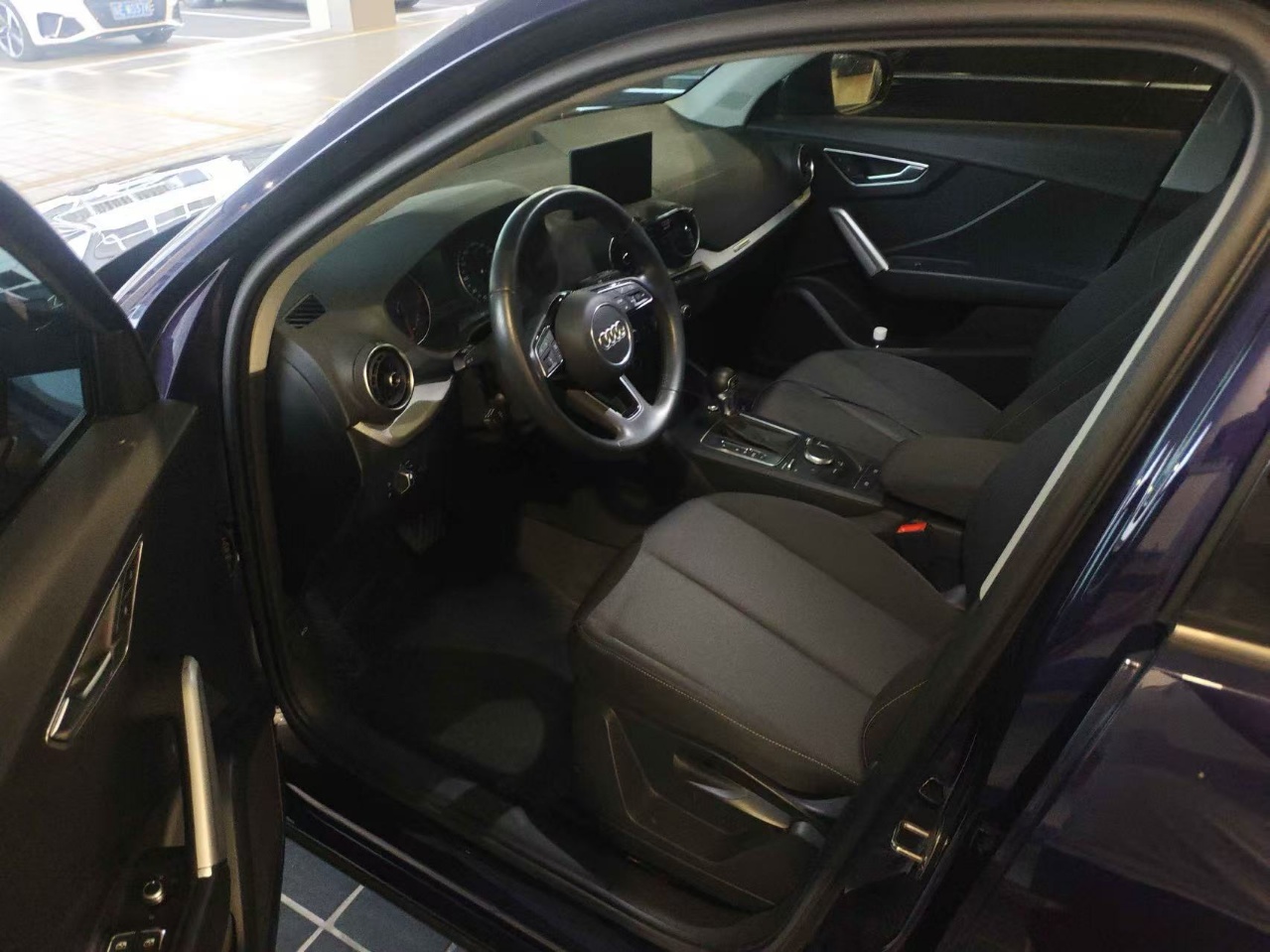 Q2L 2020 car image #2