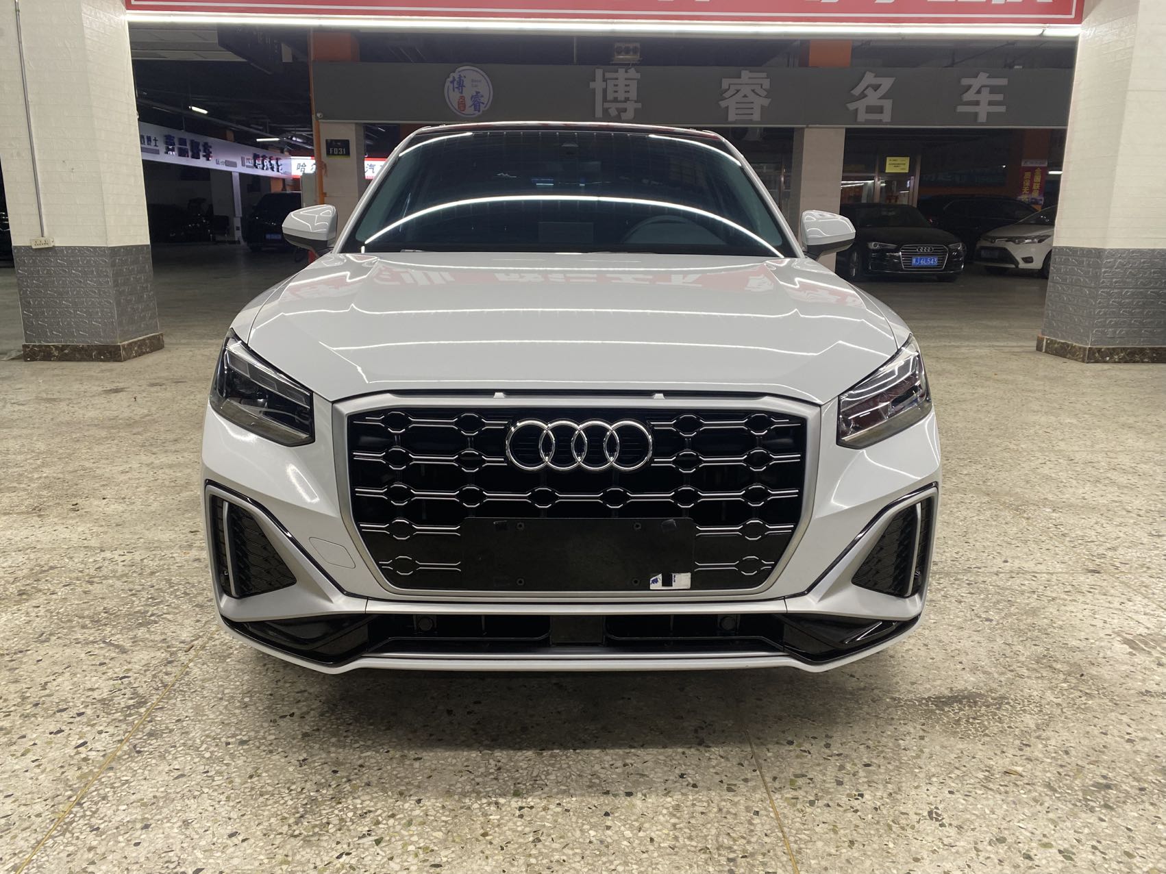 Audi Q2L 2023 #2 Audi Q2L 2023 car image #2