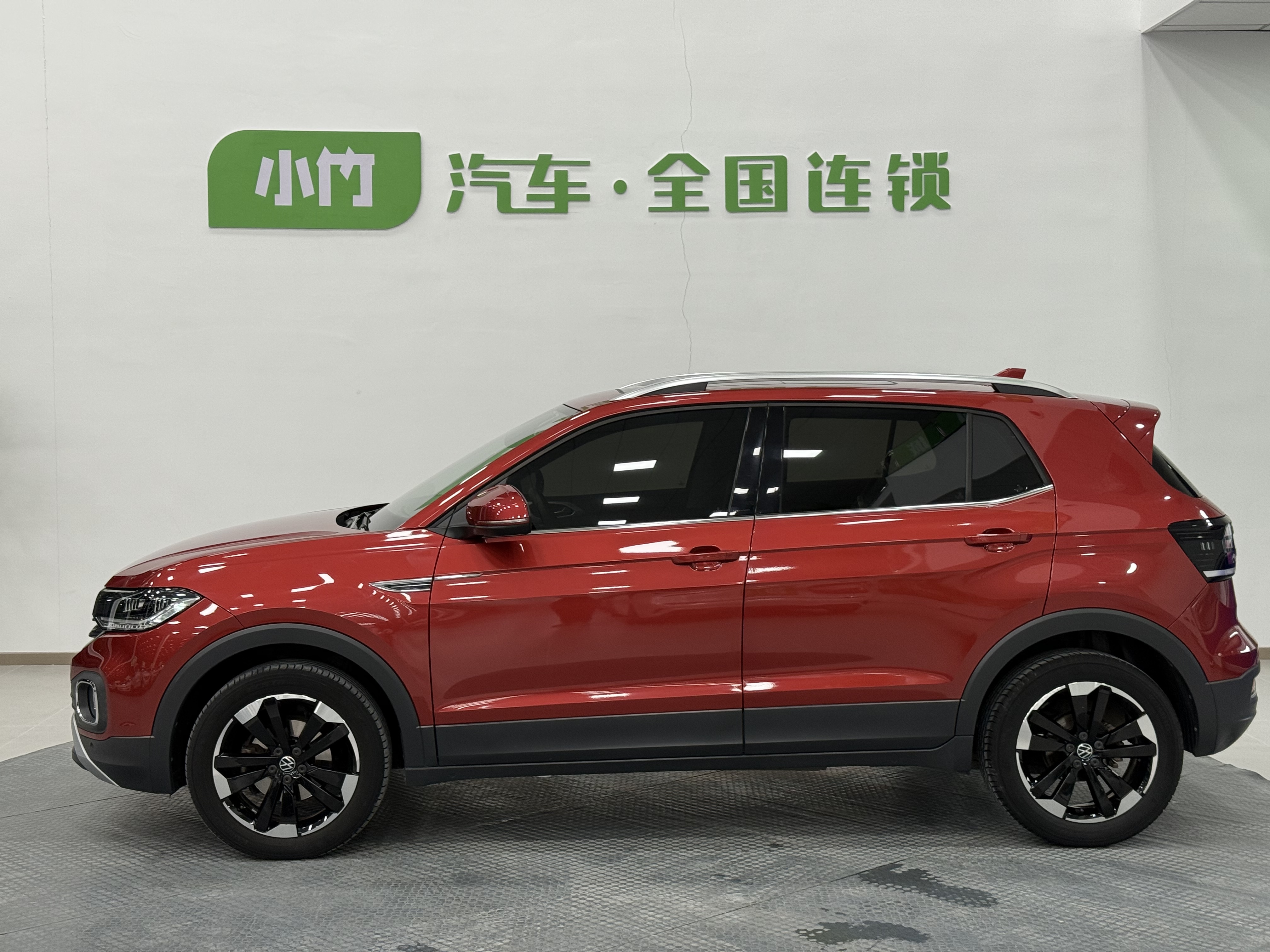 Volkswagen Tacqua 2021 car image #2