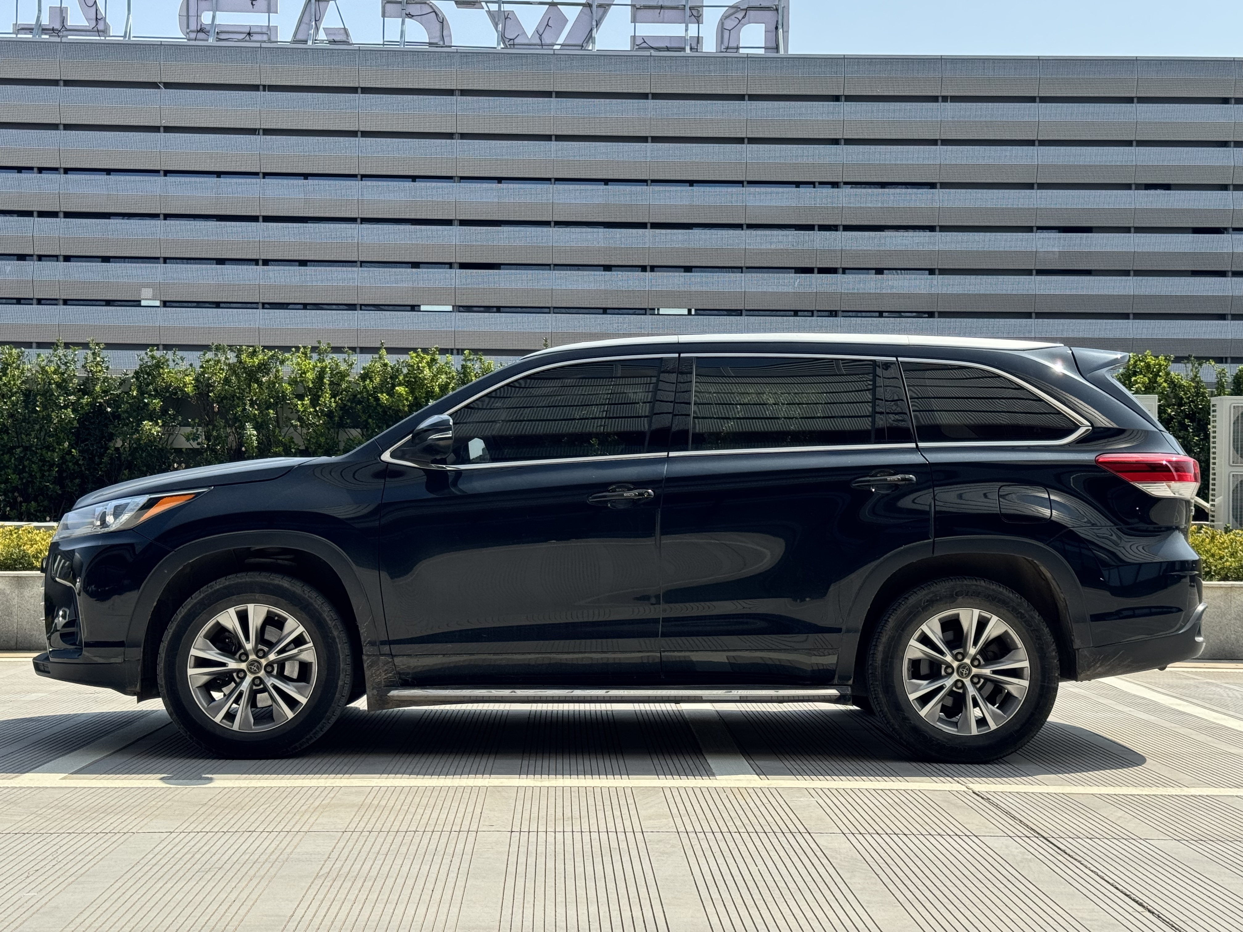 Toyota Highlander 2020 #2 Toyota Highlander 2020 car image #2
