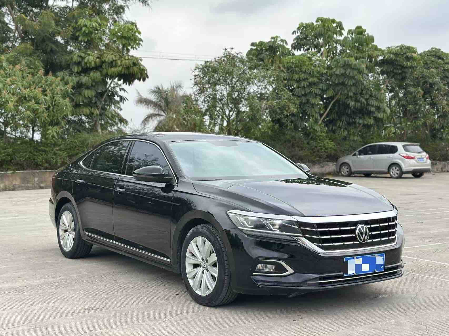 Volkswagen Passat 2020 car image #2