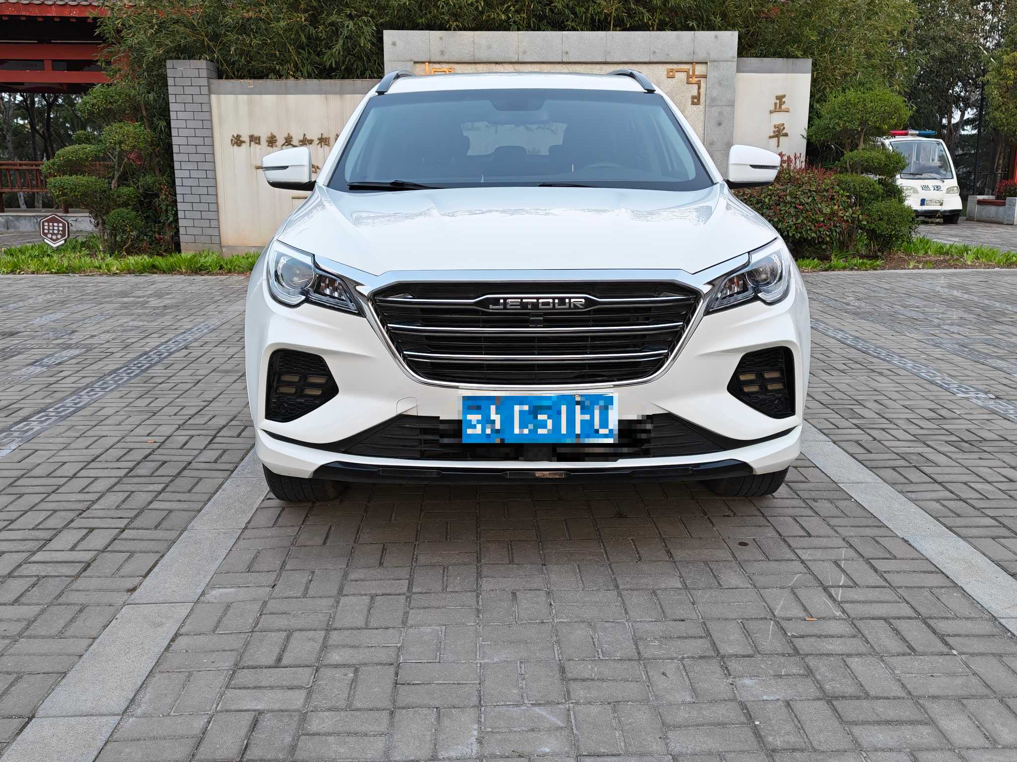 X70 2021 car image #2