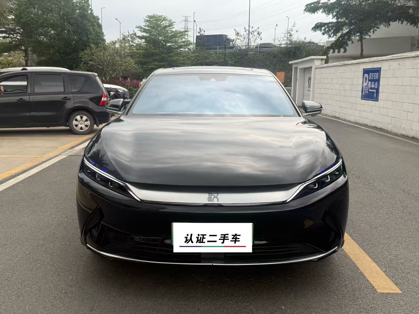 BYD e9 2023 #2 BYD e9 2023 immagine di auto #2